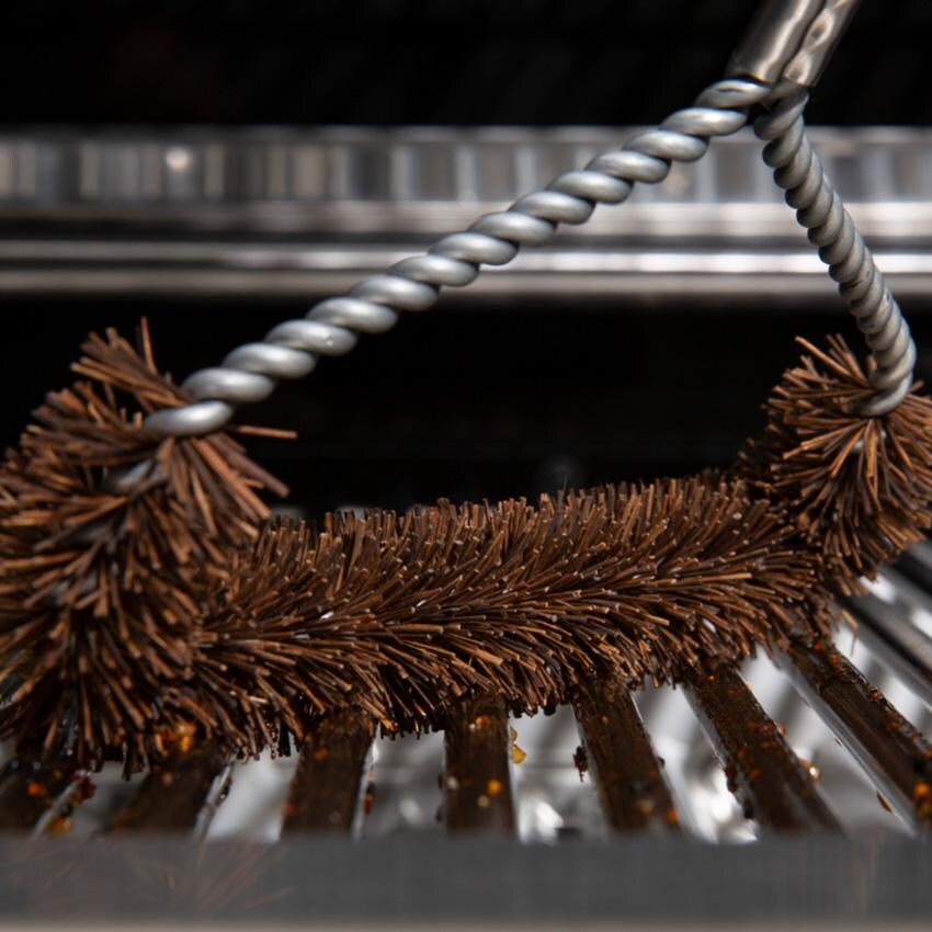 Broil King Tri-Head Twisted Palmyra Grill Brush - 65648 - Brush Head - Detail thumbnail