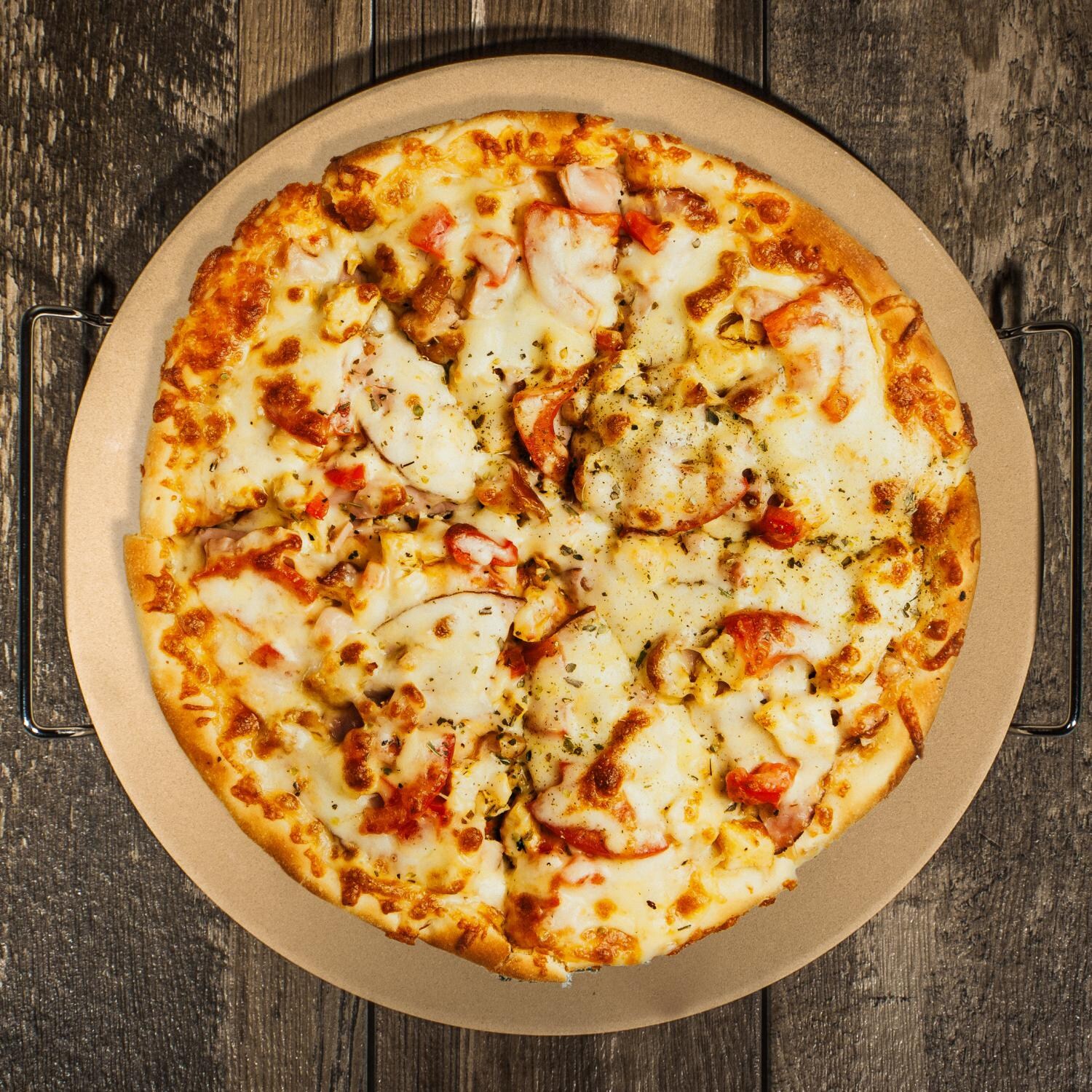 15-Inch Round Pizza Stone With Wire Frame - Alternate View thumbnail