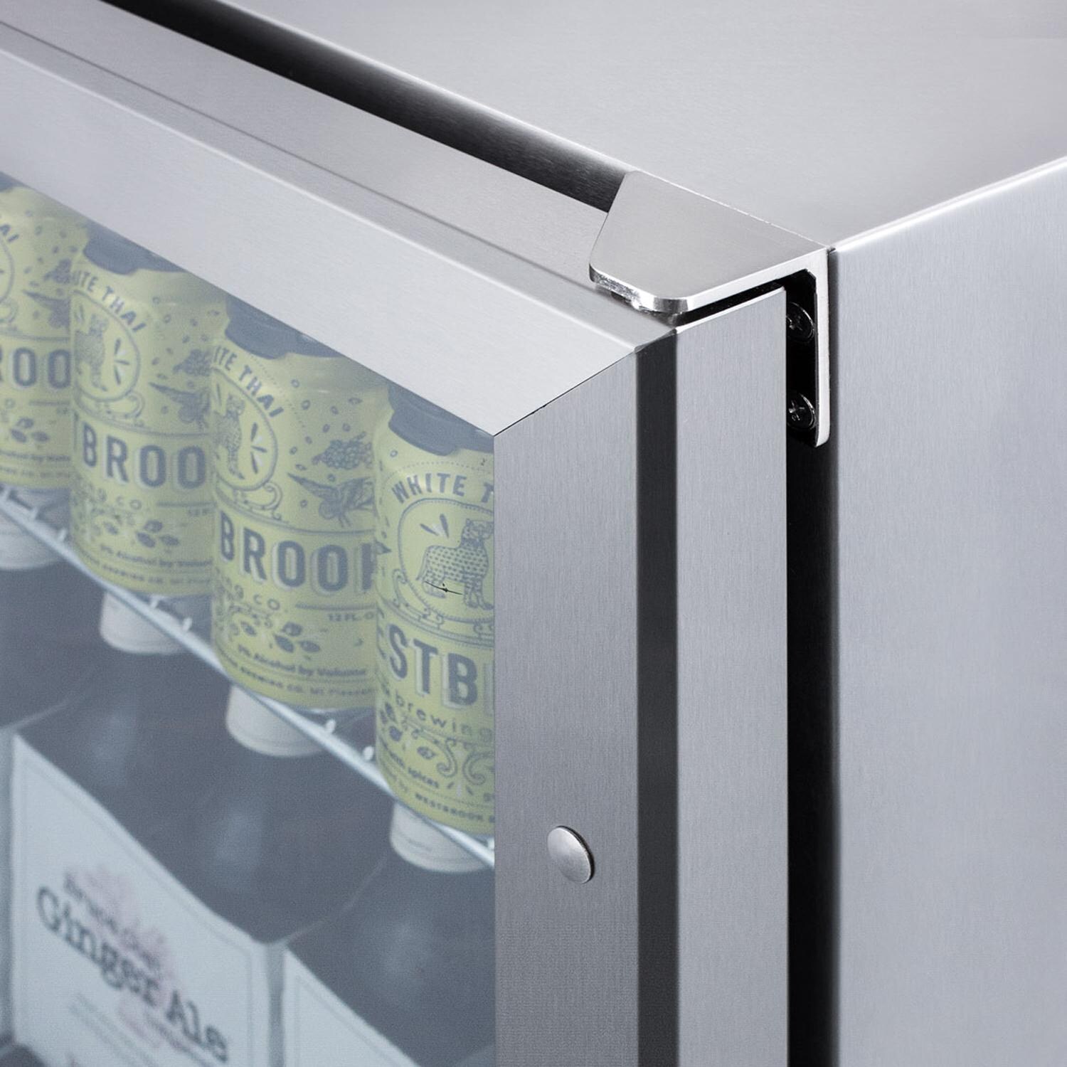 Summit Commercial SCR611GLOS 24-inch 5.0 Cu. Ft. Outdoor Rated Built-In Compact Refrigerator - Hinge Detail thumbnail