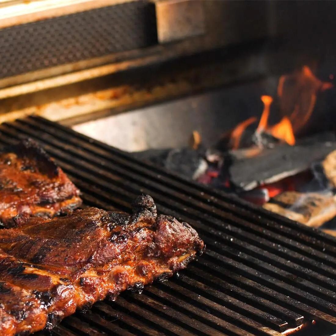 Fire Magic - H790I-8E1N-W - Echelon Black Diamond 36-Inch Built-In Natural Gas Grill W/ Magic View Window & Rotisserie - Cooking With The Smoker Box thumbnail