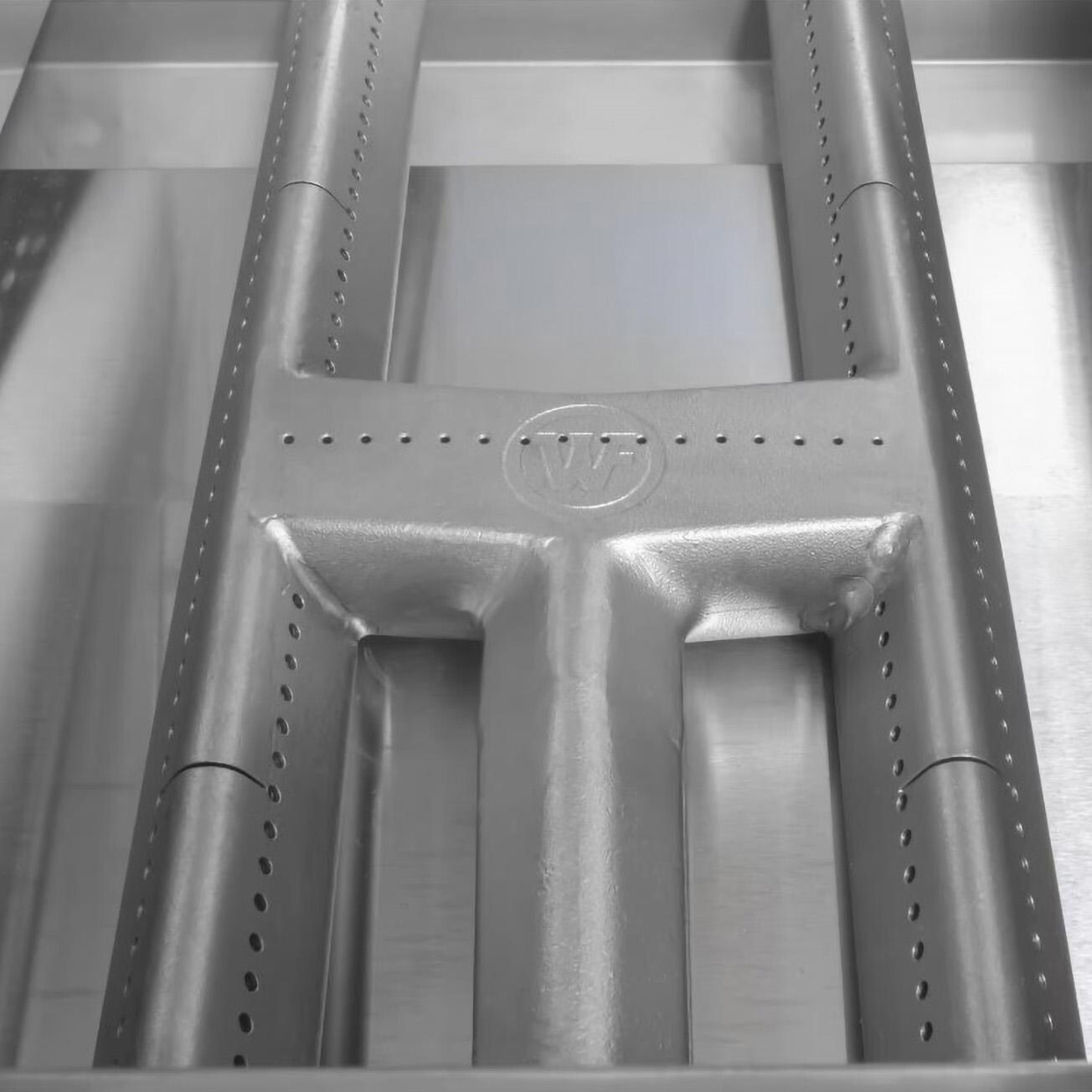 Wildfire WF-PRO30G-RH-LP 30 Inch Grill Outdoor Kitchen Package w/15 Inch Side Griddle - Burner - Lifestyle thumbnail