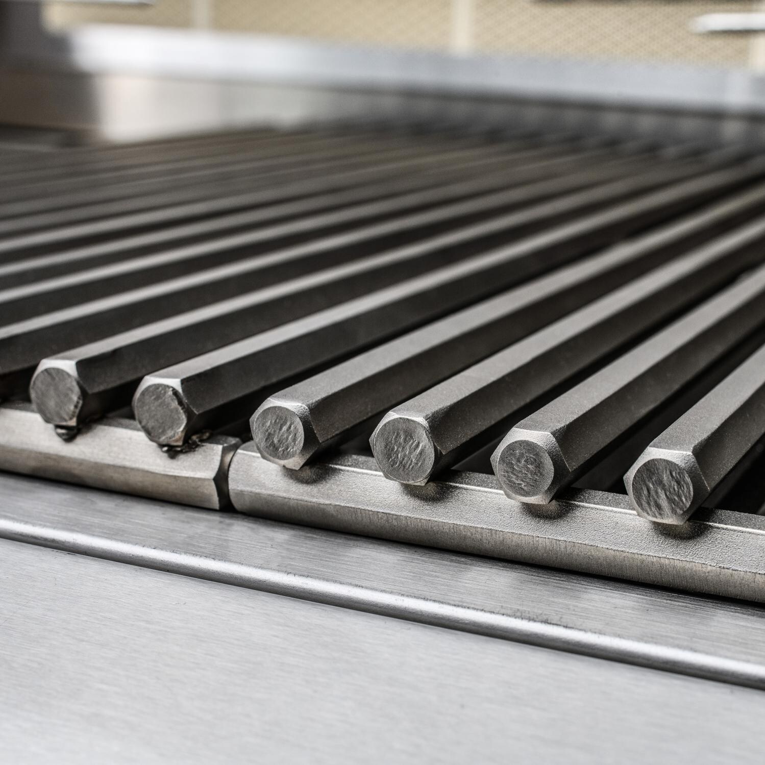 Blaze BLZ-3PRO-LP Professional LUX 34-Inch 3-Burner Grill - Grates Close Up