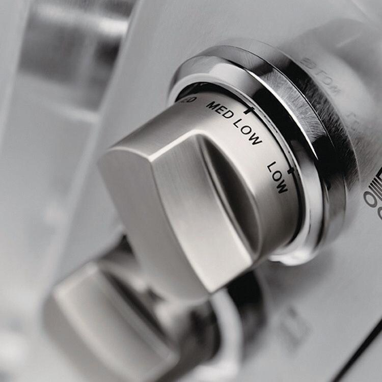 Viking Professional 5 Series - Knob Detail thumbnail