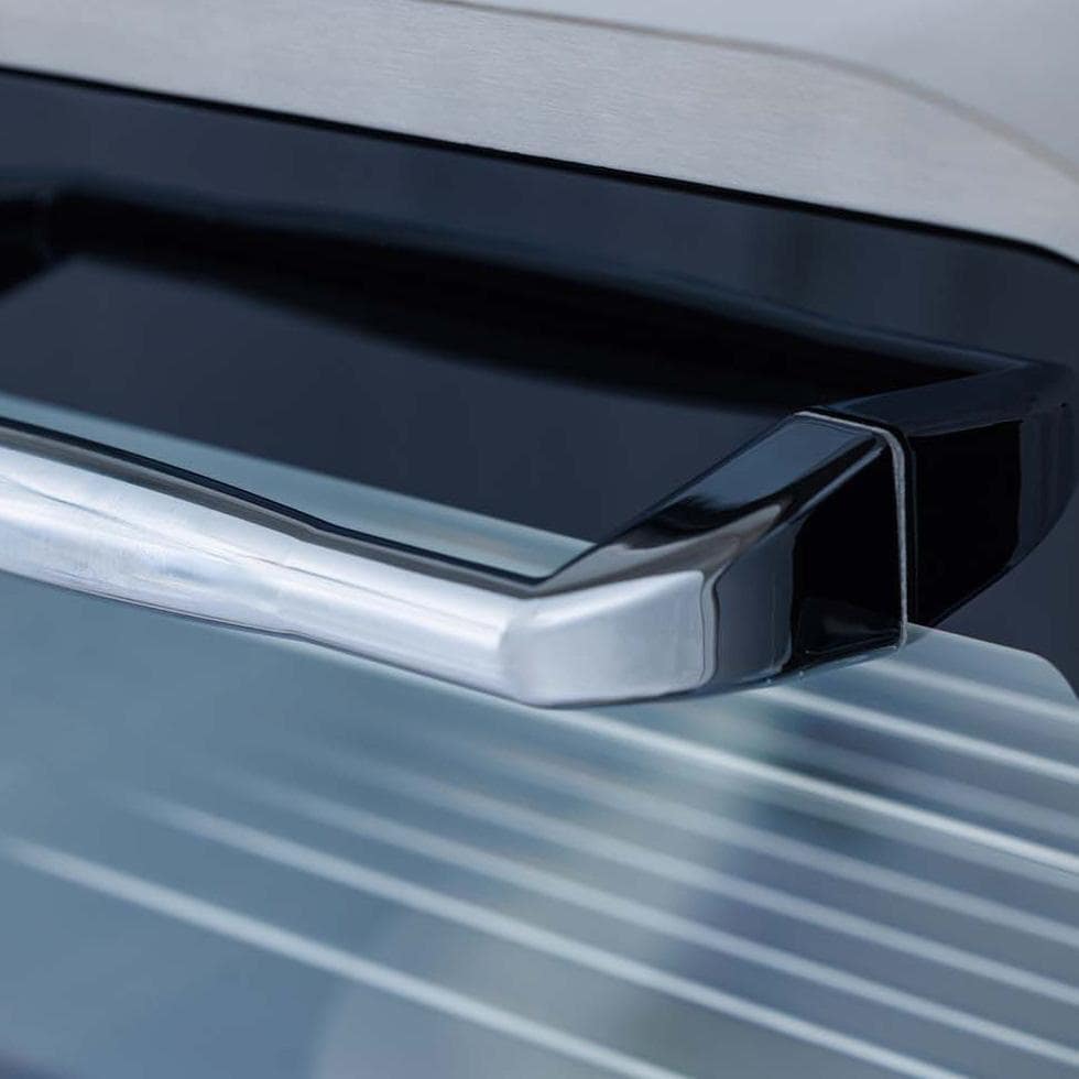 Blaze BLZ-LTE3OVN-LP 26-in Propane Outdoor Oven - Handle - Detail thumbnail