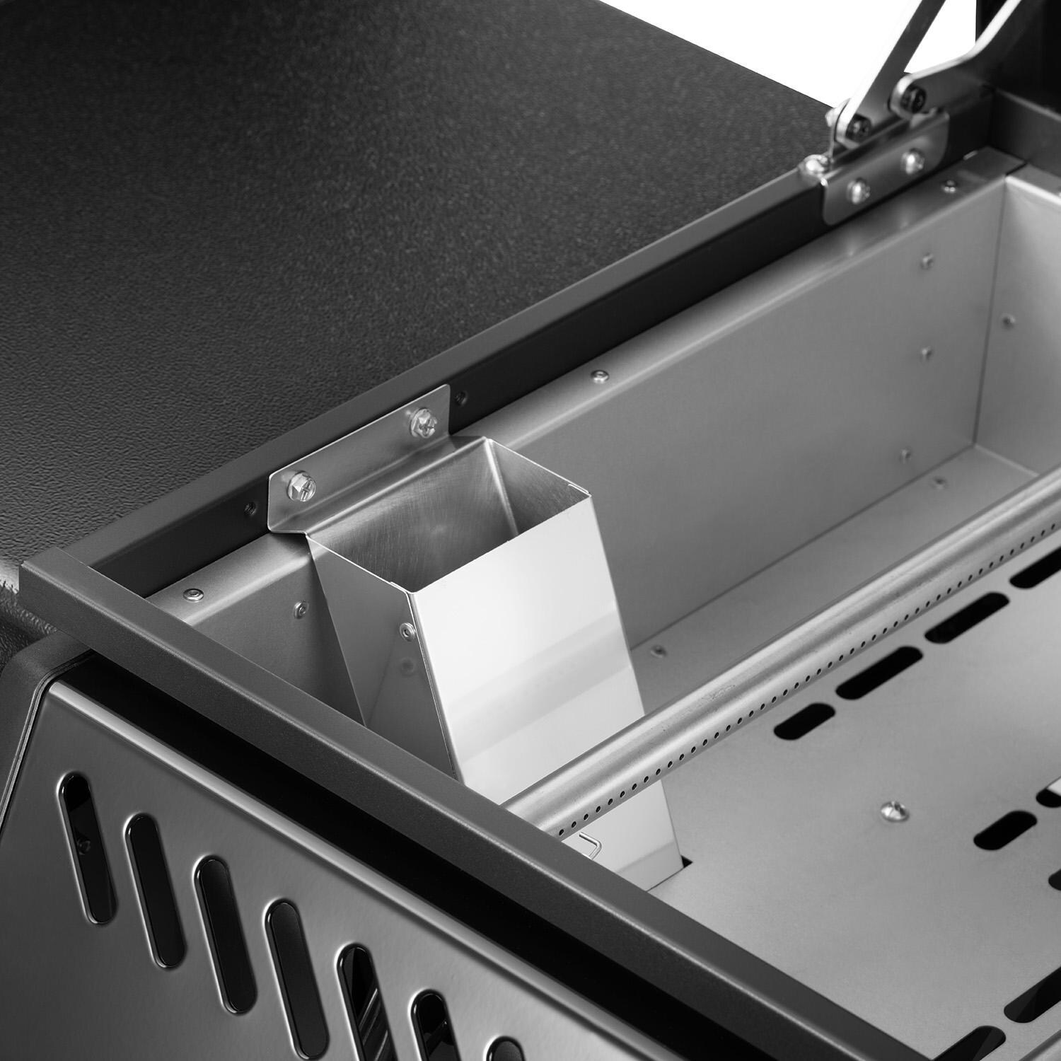 Napoleon F24DFTPK 24-in Propane Griddle - Grease Trap - Detail thumbnail
