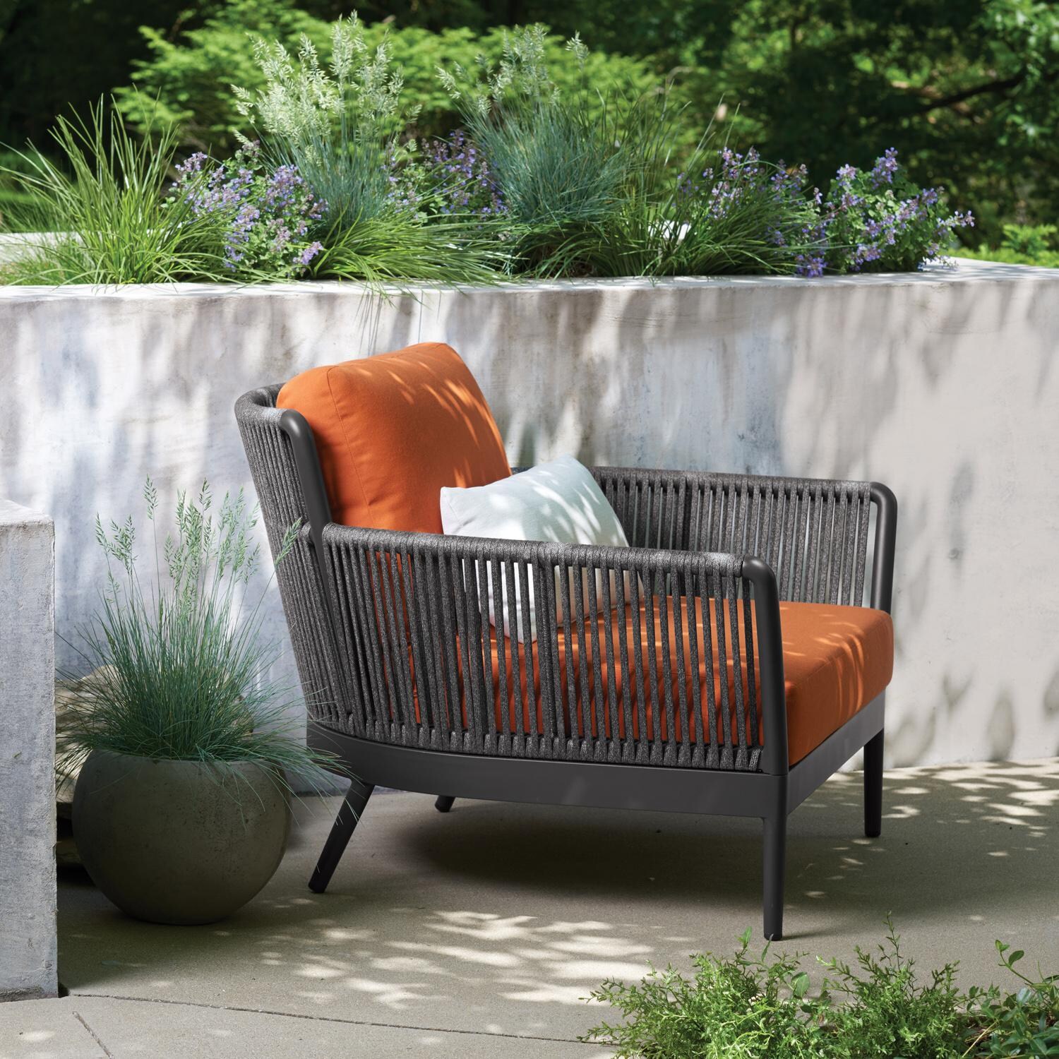 Oxford Garden Nette Olefin Rope & Aluminum Club Chair W/ Salt Lumbar Pillow in Carbon/Tangerine thumbnail