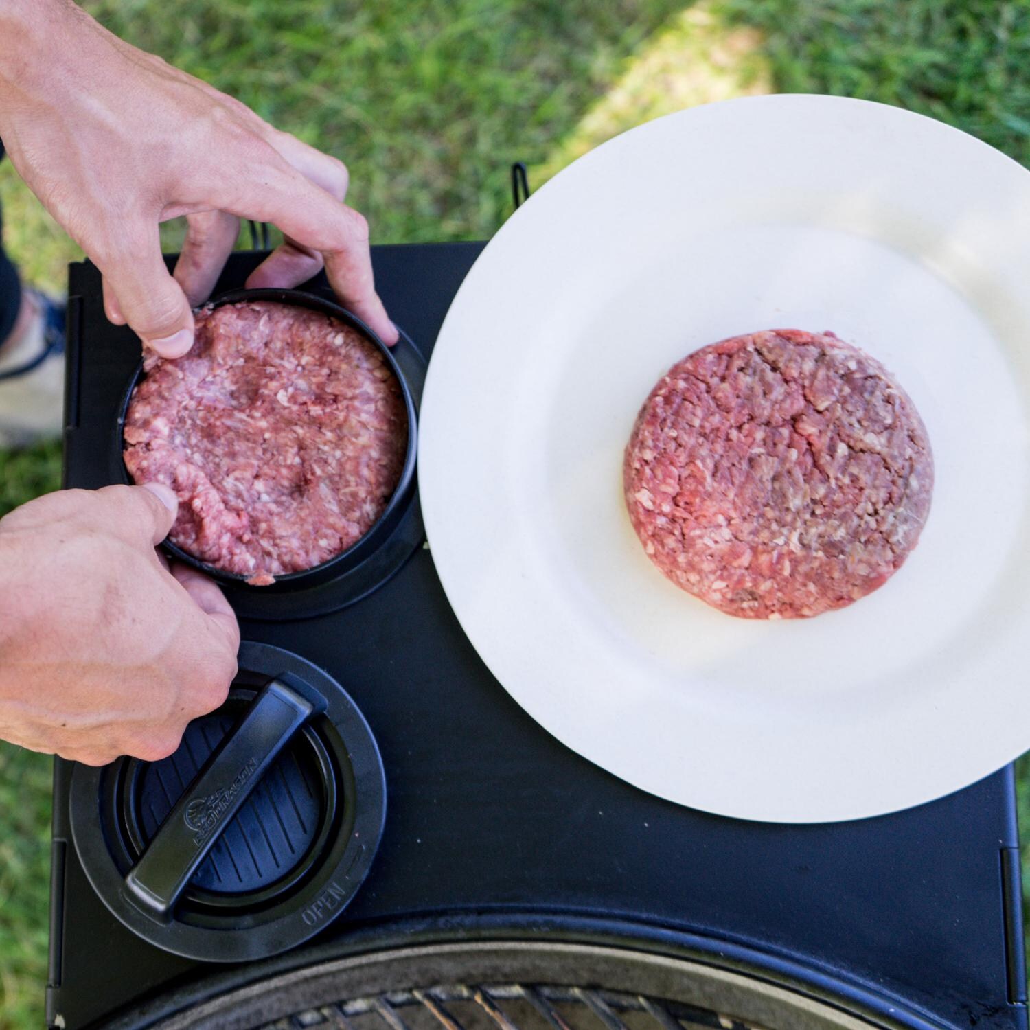 BBQ Dragon BBQD260 3 in 1 Burger Press - In Use thumbnail