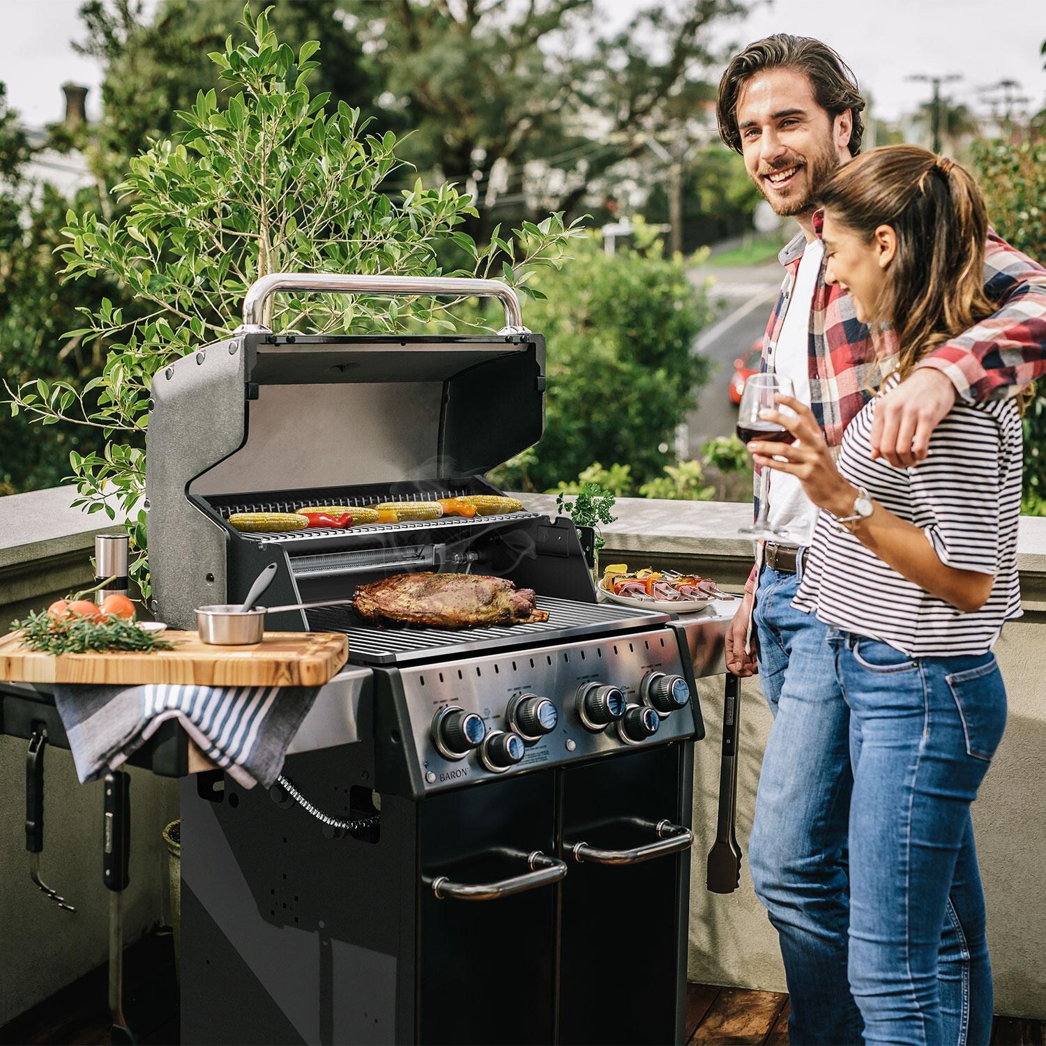 Broil King 875244 24 Inch Baron 490 PRO Propane Gas Grill thumbnail