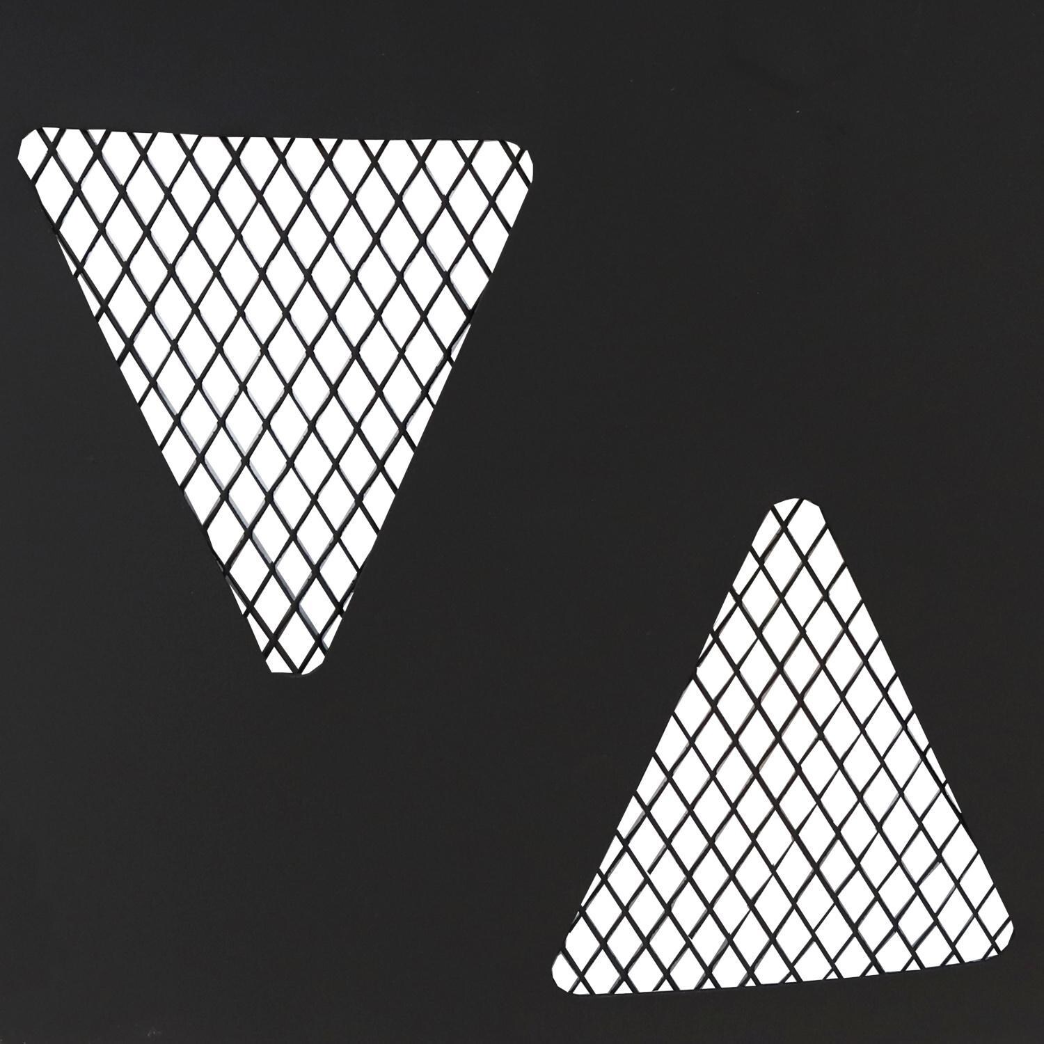 Ultimate Patio 34-Inch Steel Nordic-Inspired Wood Burning Fire Pit - Design Detail thumbnail