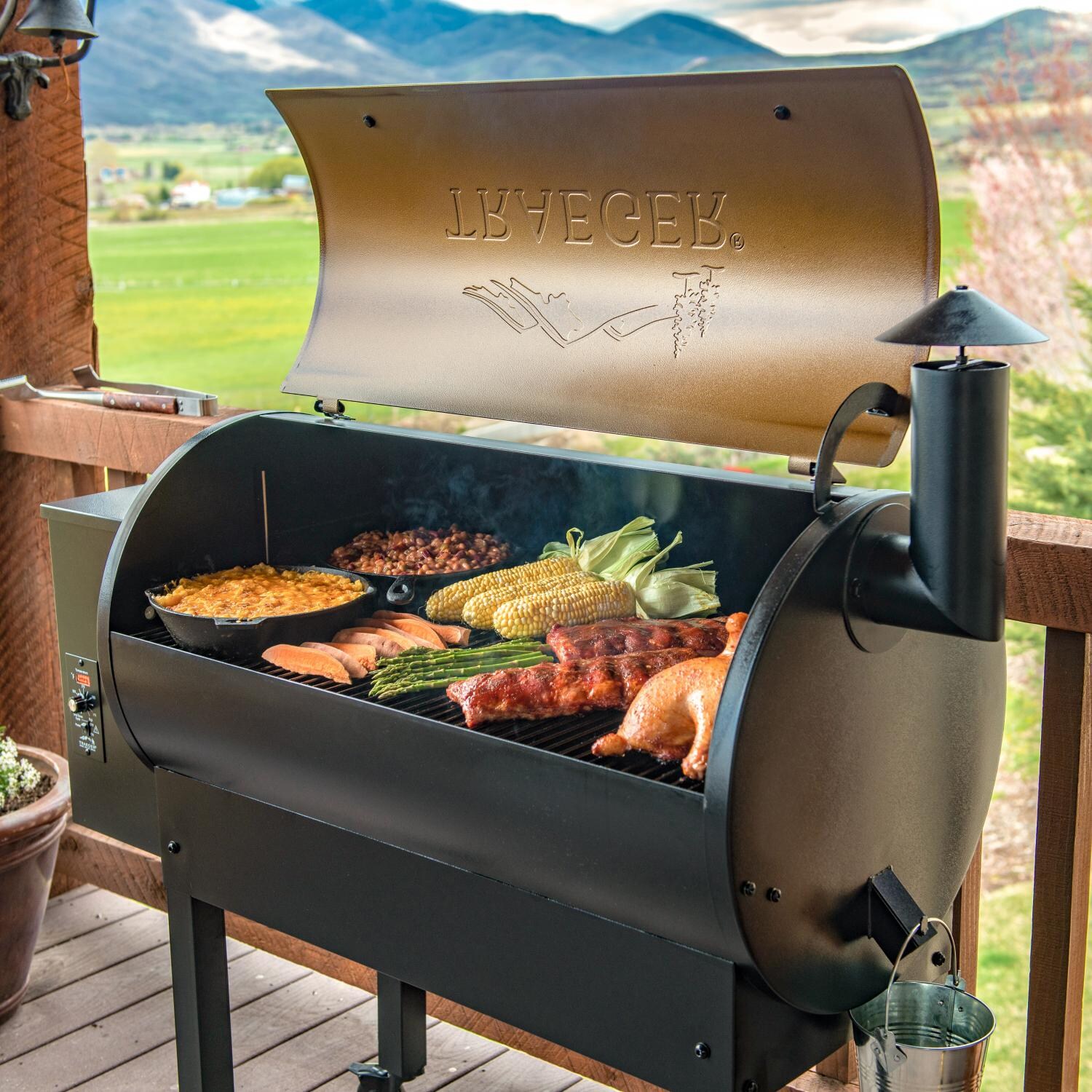 Traeger Texas Elite 34 Pellet Grill On Cart thumbnail