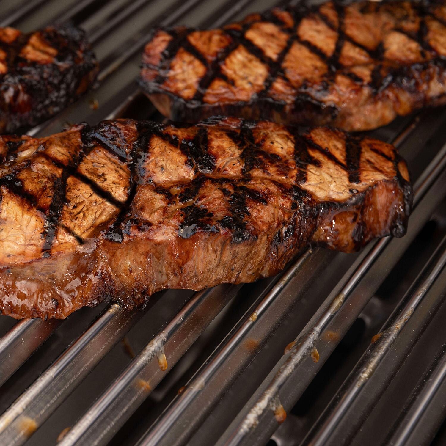 Broil King Stainless Steel Baron/ Crown V-Grid Cooking Grid - 11341 - Up Close - Detail thumbnail