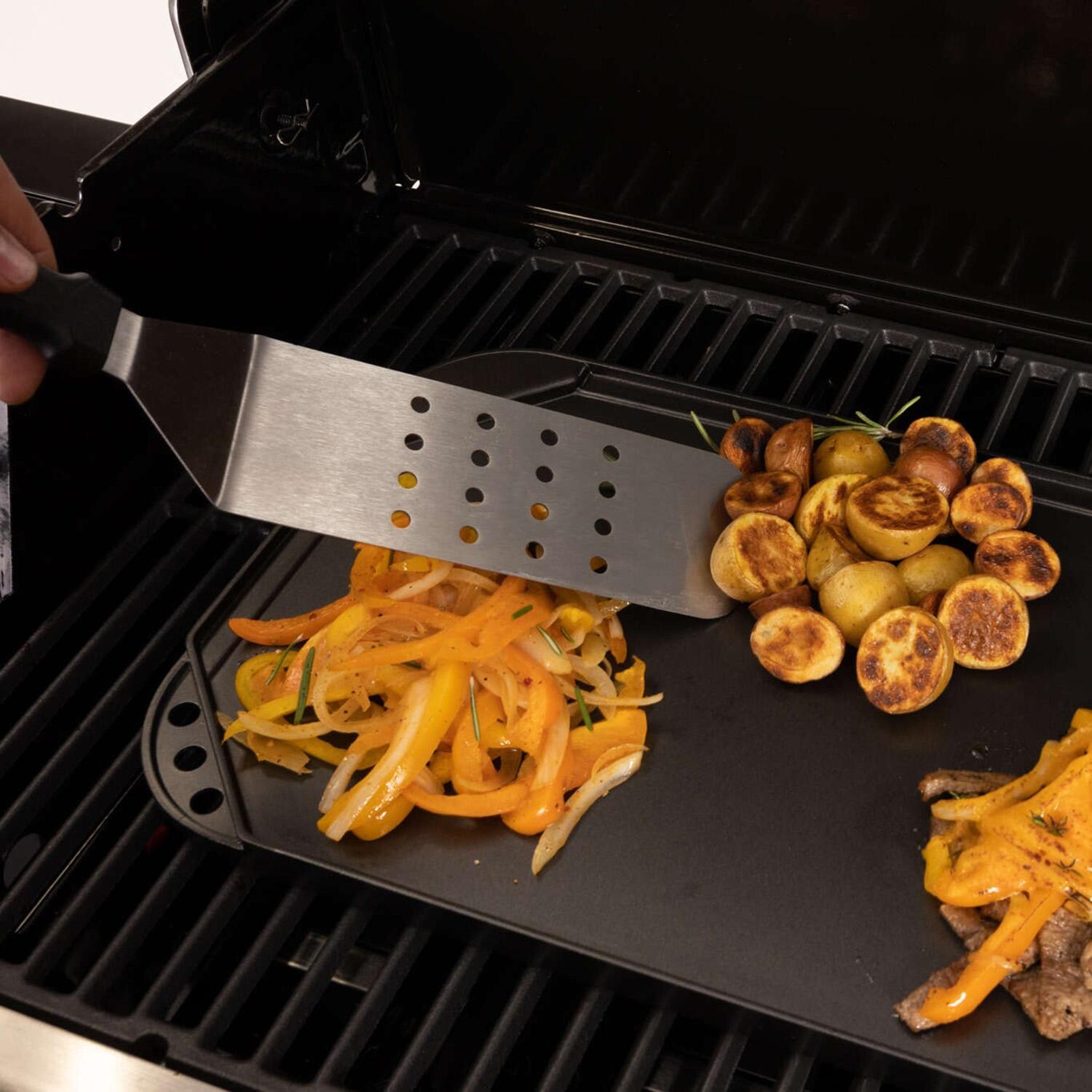 Broil King Flat Top/ Griddle Cooking Set - 5 Pc - 49005 - Spatula - Lifestyle thumbnail