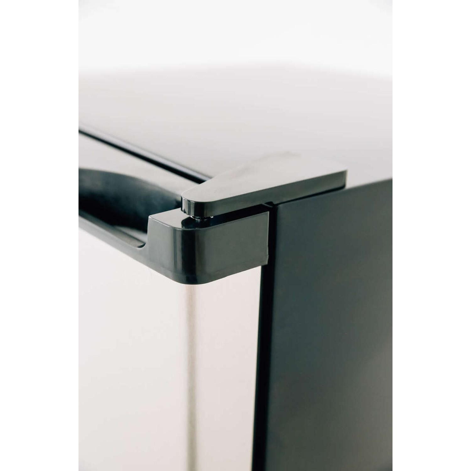 Summerset 20-Inch 4.5 Cu. Ft. Compact Refrigerator - SSRFR-21S - Top Hinge thumbnail