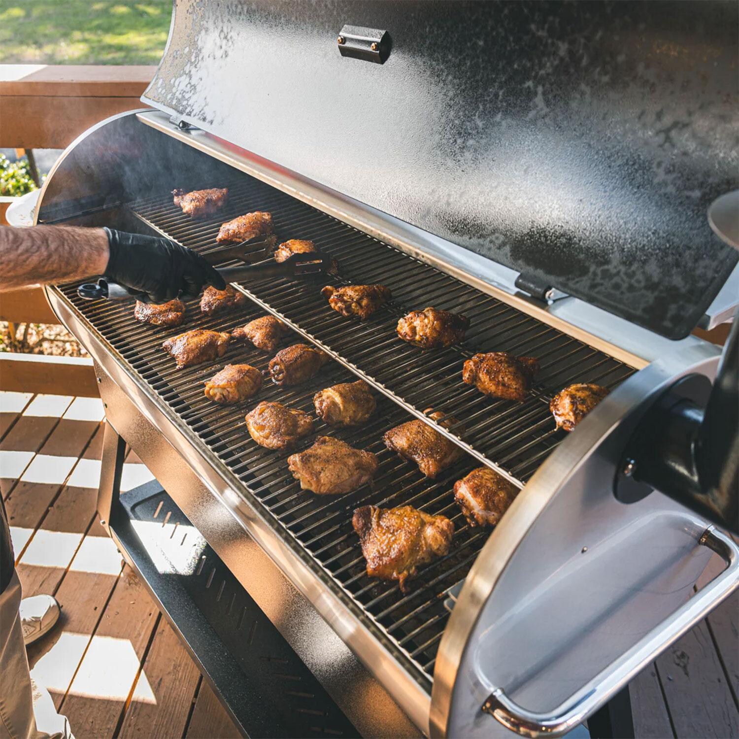 Flagship RT-1400-START XL 1400 Starter Bundle - Chicken Thighs - Lifestyle thumbnail