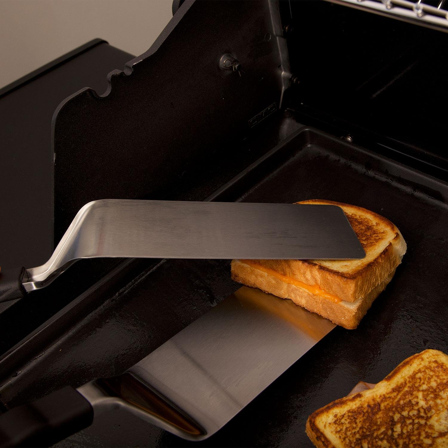 Broil King 11306 6 Pc Plancha Cooking Tool Set - Flipping Toast Bread w/ Spatulas (Two Included) - Lifestyle thumbnail