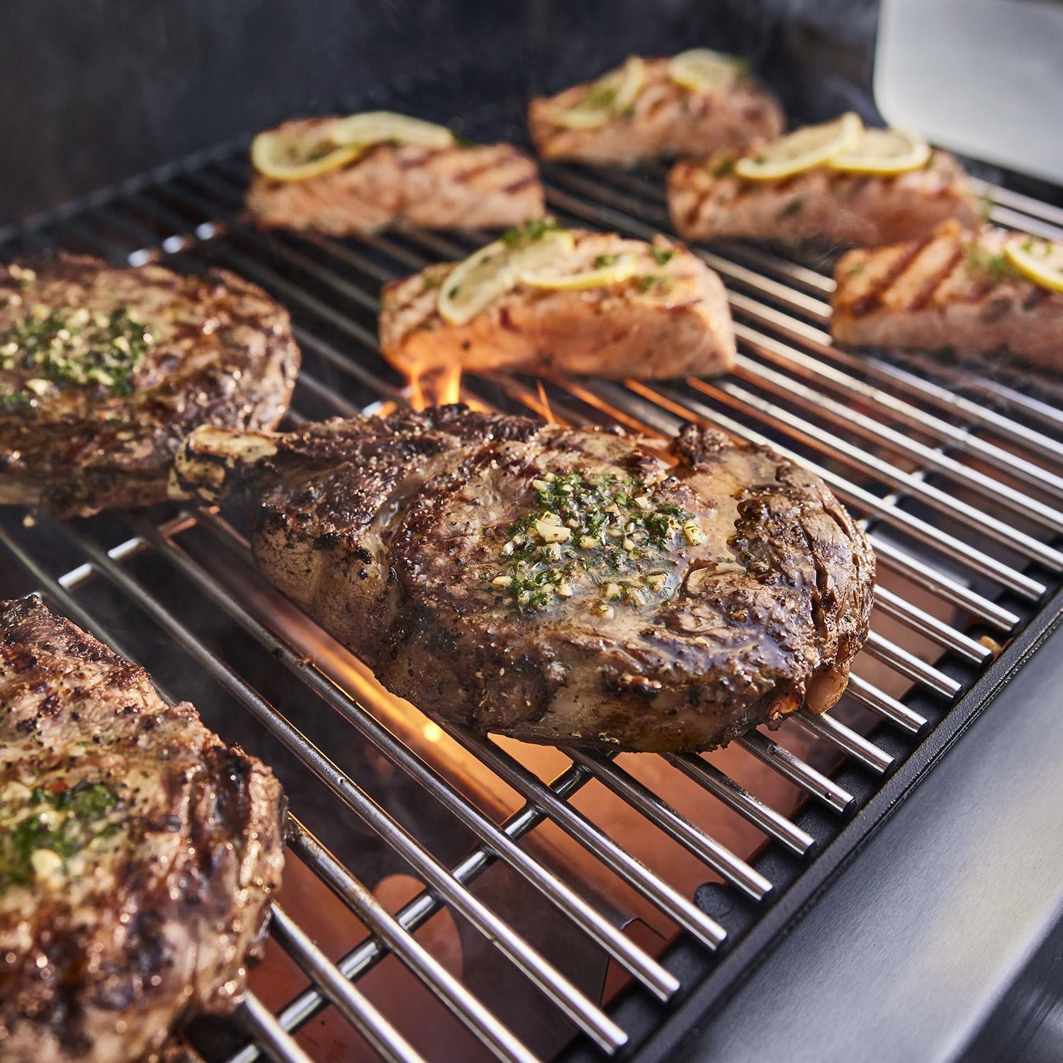 Weber Grill Grilling Steak On Gas Grill Propane Grill How To Grill