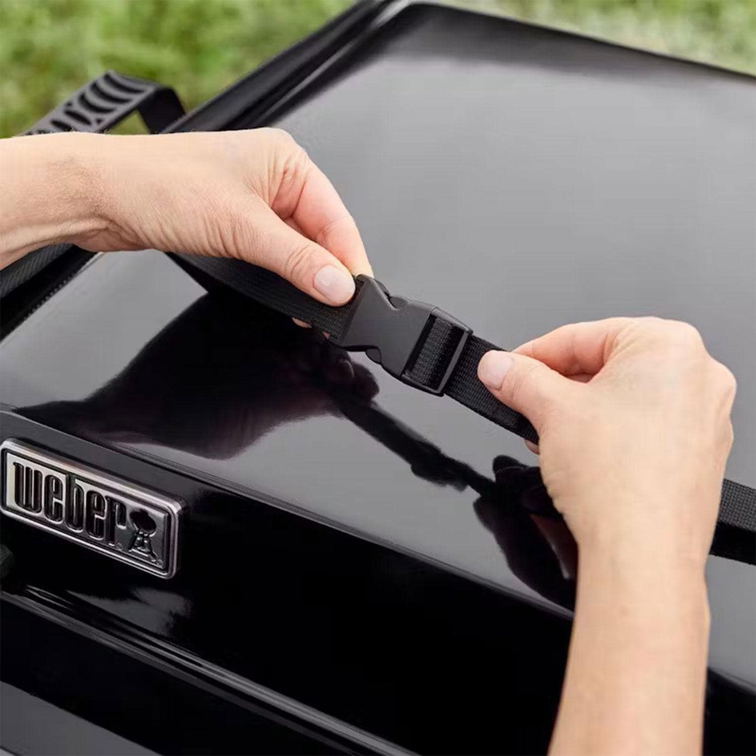 Weber 3400123 Griddle Travel Case - Tighten Strap - Detail thumbnail