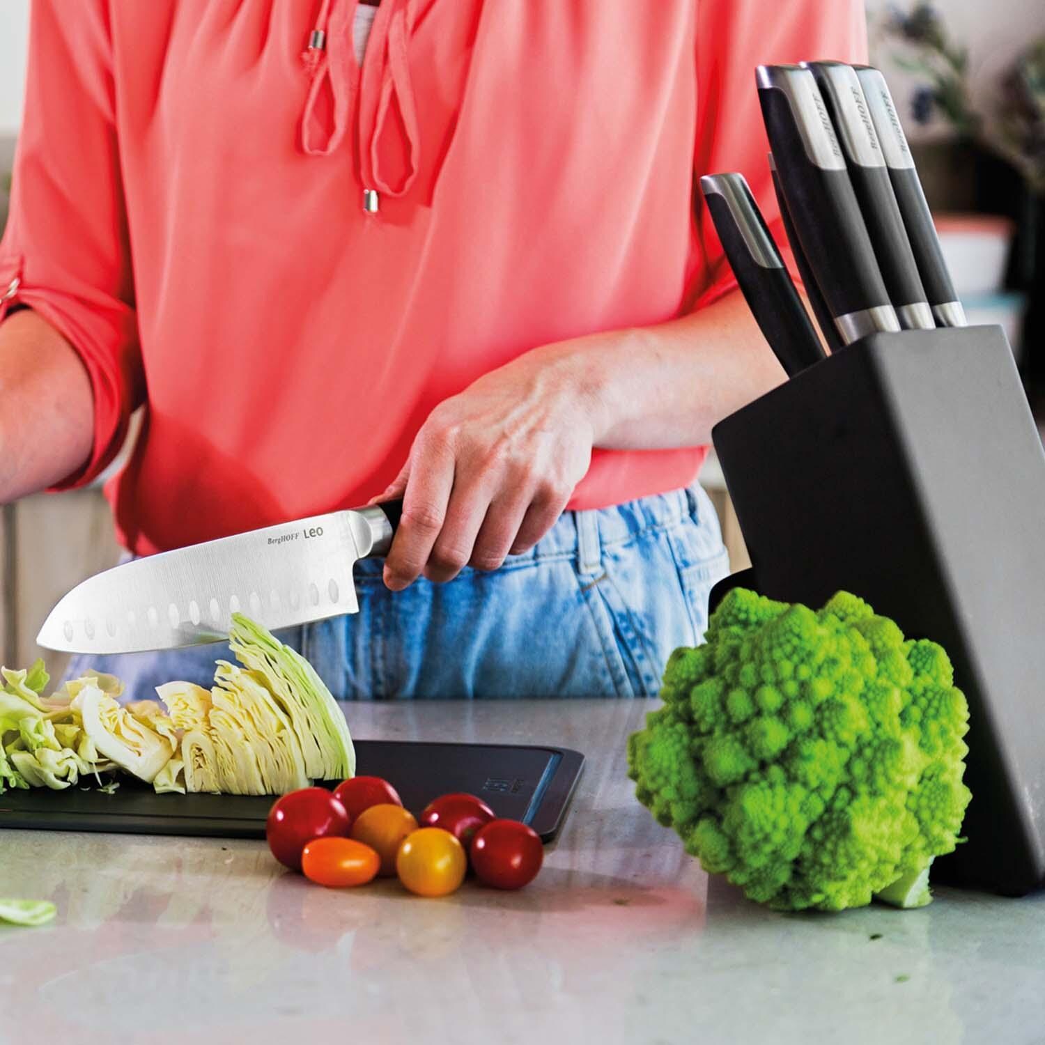 BergHOFF Leo Graphite 4 Pc Stainless Steel Cutlery Set - Cutting Lettuce - Lifestyle thumbnail