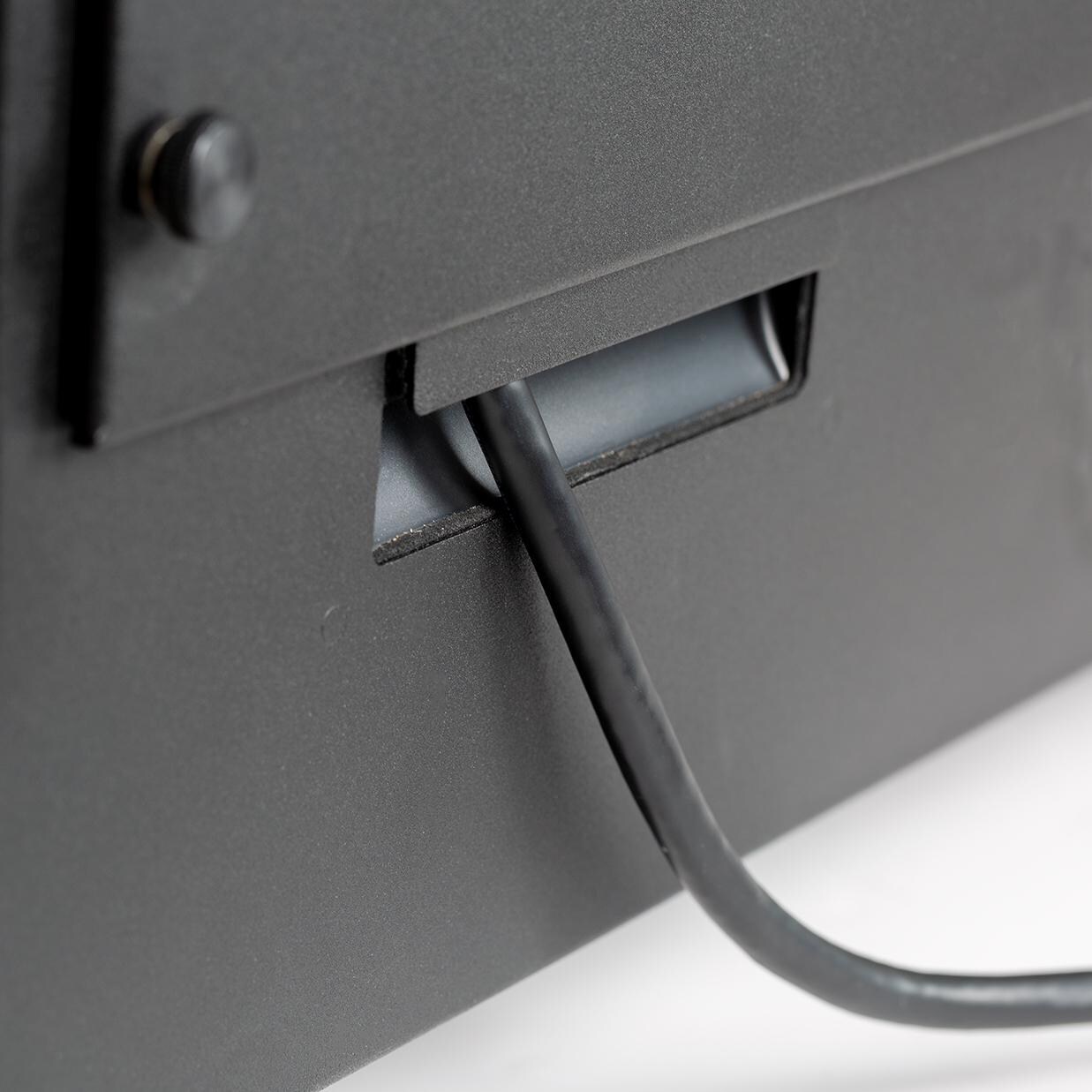 SunBriteTV SB-P2-32-1K-BL 32-Inch Pro 2 Series Outdoor LED HDR TV - Connection thumbnail