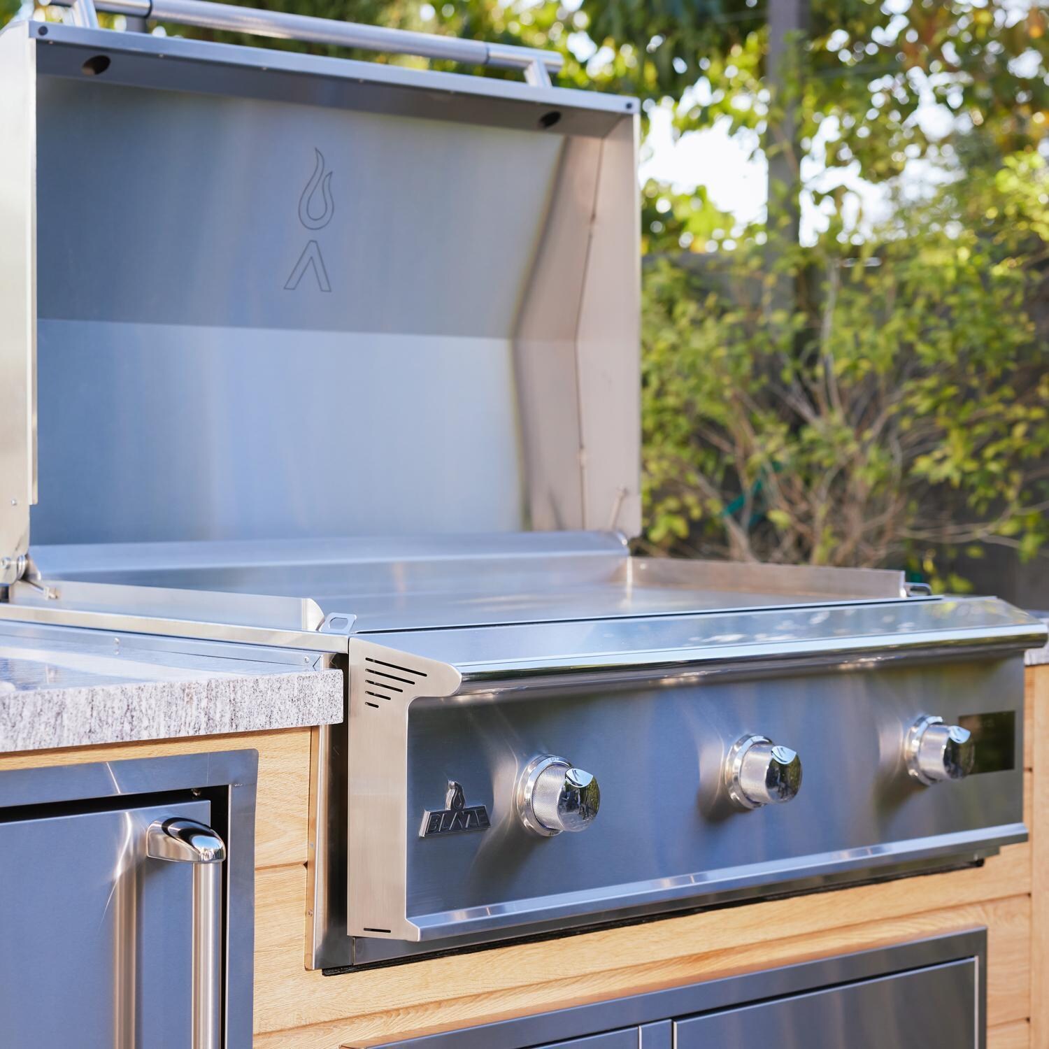 Blaze BLZ-GRIDDLE40-NG Natural Gas Griddle - Control Panel - Detail thumbnail