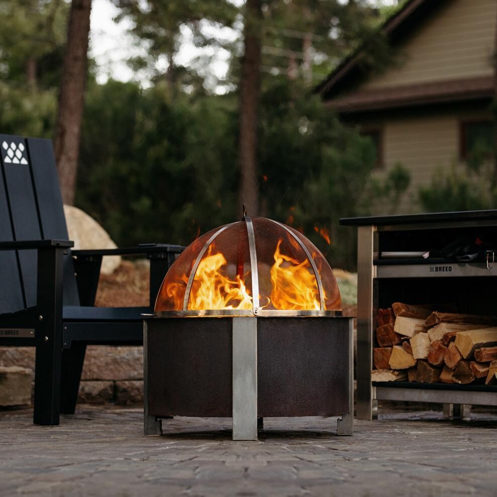 Breeo BR-SS19 X/Y Series 19 Inch Stainless Steel Spark Screen - In the Backyard - Lifestyle thumbnail