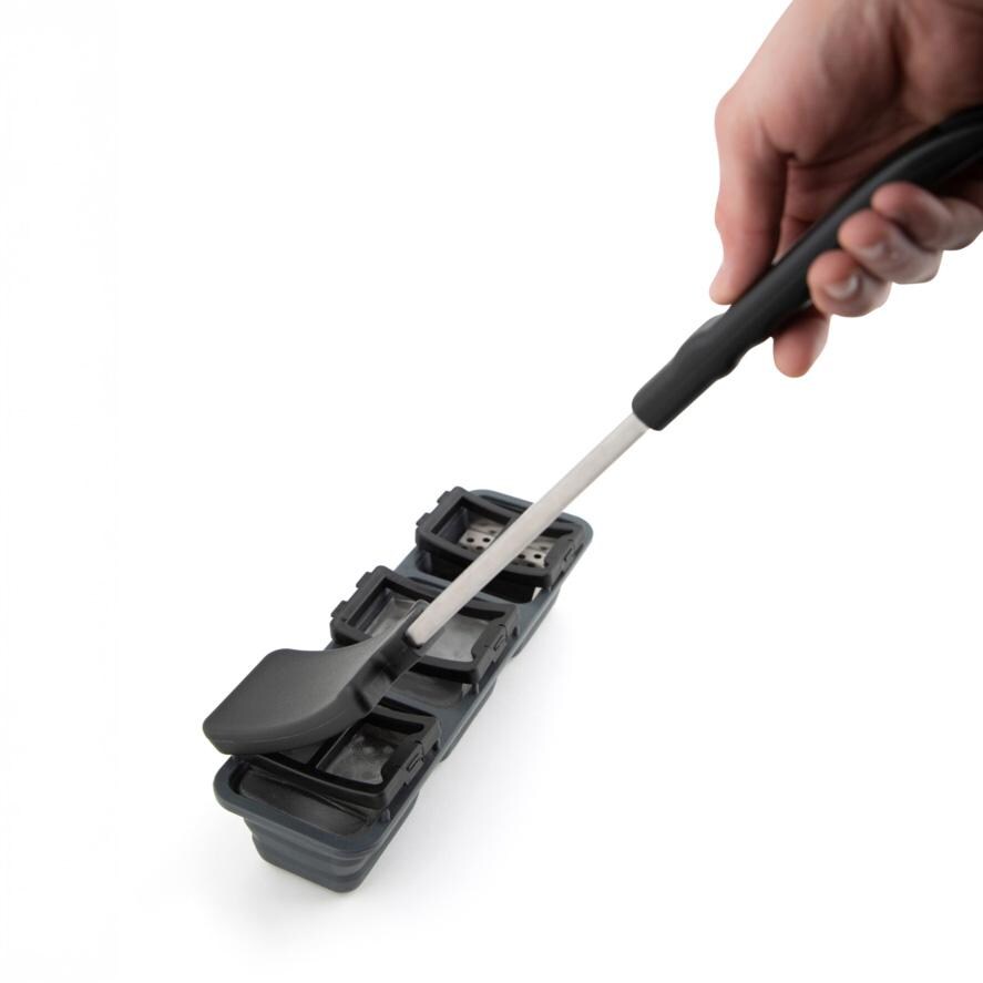 Broil King Stainless Steel Ice Grill Brush - 65679 - Attaching Brush - White Background thumbnail