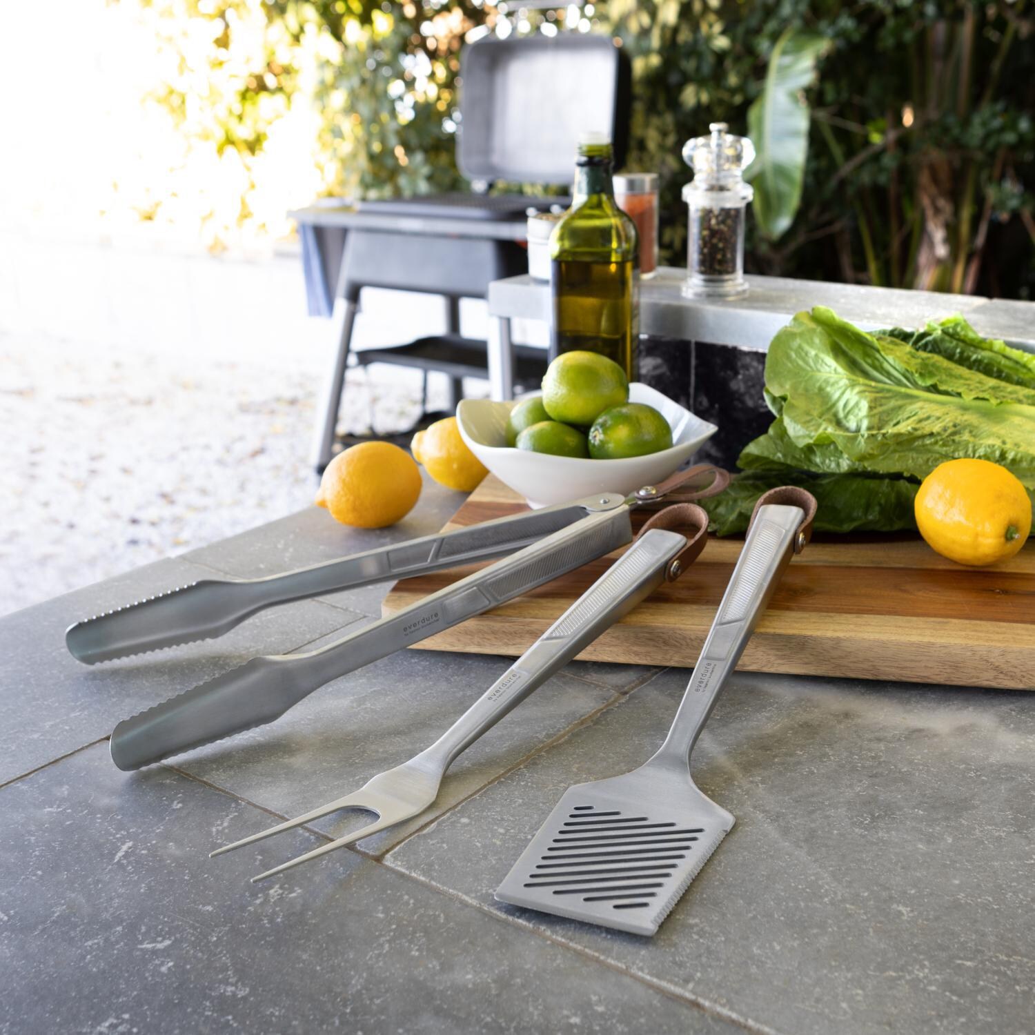 Everdure HBTOOLPDQ3 3-Piece Tool Kit - Lifestyle View thumbnail