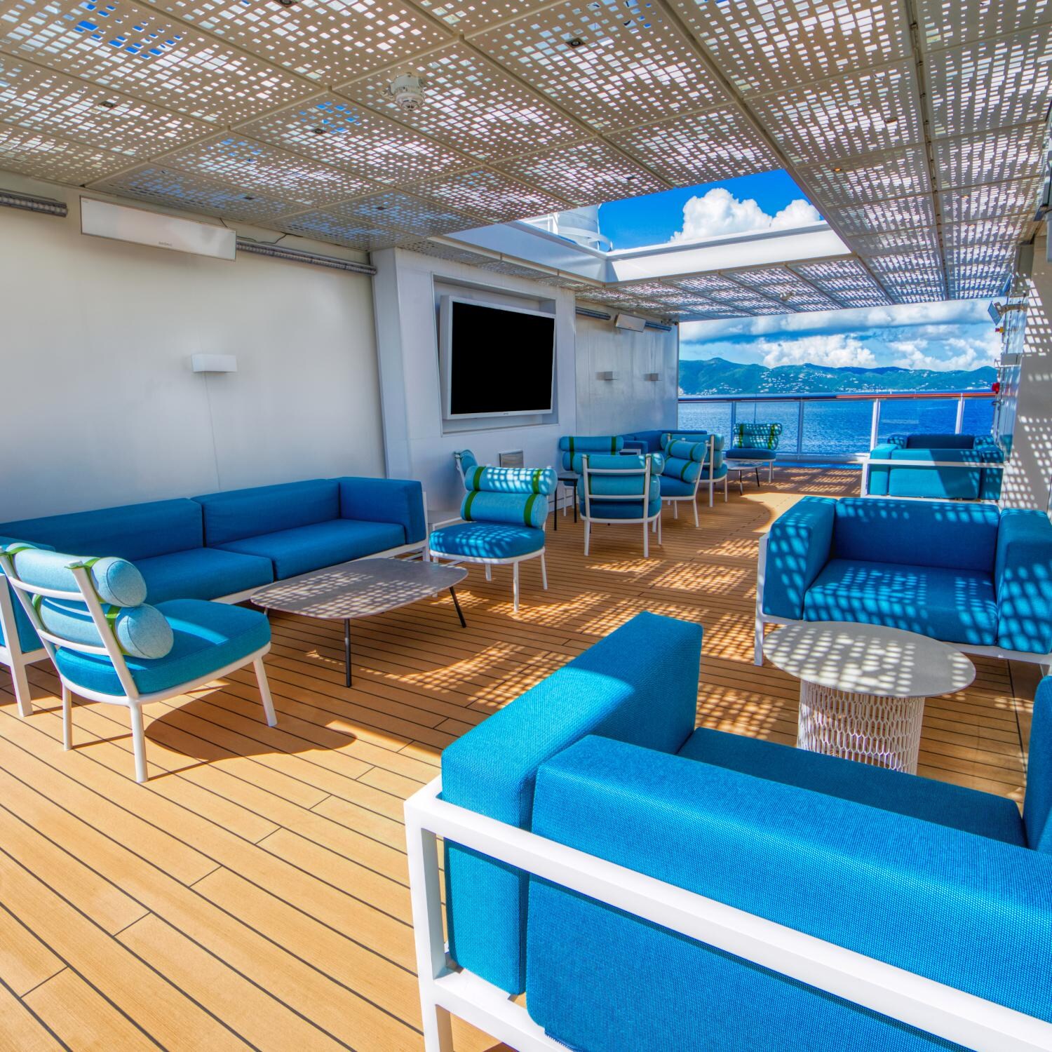 Bromic BH3622003 53-Inch 4500W Dual Element 240V White Marine Grade Electric Infrared Heater - Outdoor Seating thumbnail