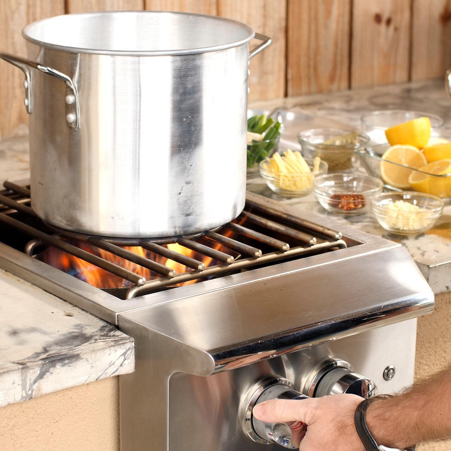 Blaze BLZ-PROPB-NG Professional LUX Built-In Natural Gas Power Burner - In Use thumbnail