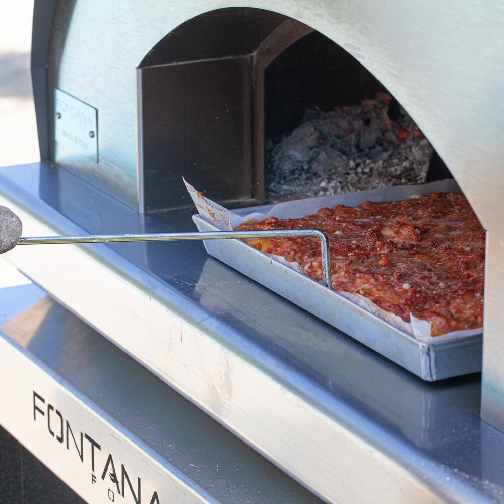 Fontana Forni FTMF-A Mangiafuoco Wood-Fired - Anthracite - Pizza - Lifestyle thumbnail