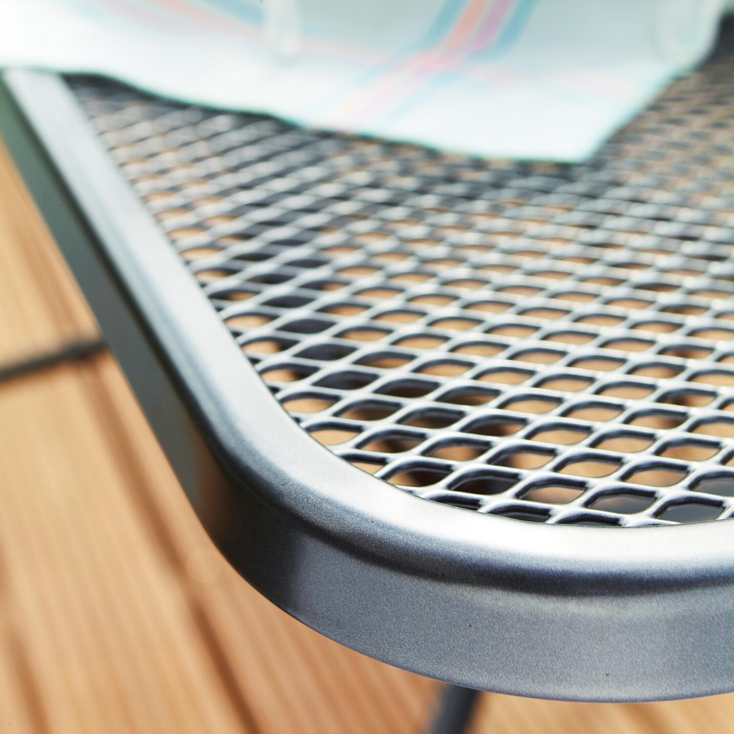 KETTLER 36 Inch Steel Square Mesh Bistro Dining Table - Table Corner - Detail thumbnail