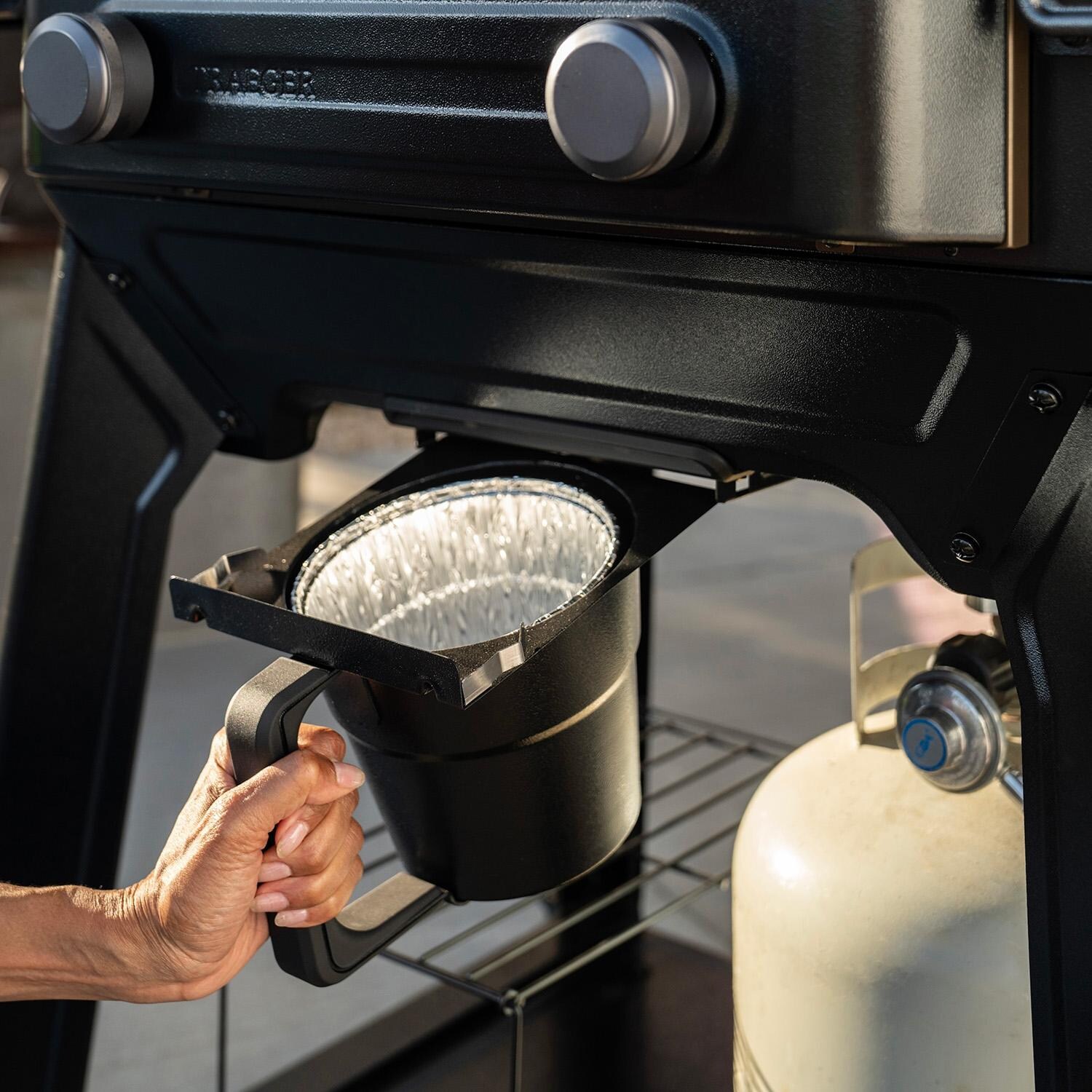 Traeger TF2NN46DN Flatrock 2 Zone Propane Griddle - Grease Trap - Detail thumbnail