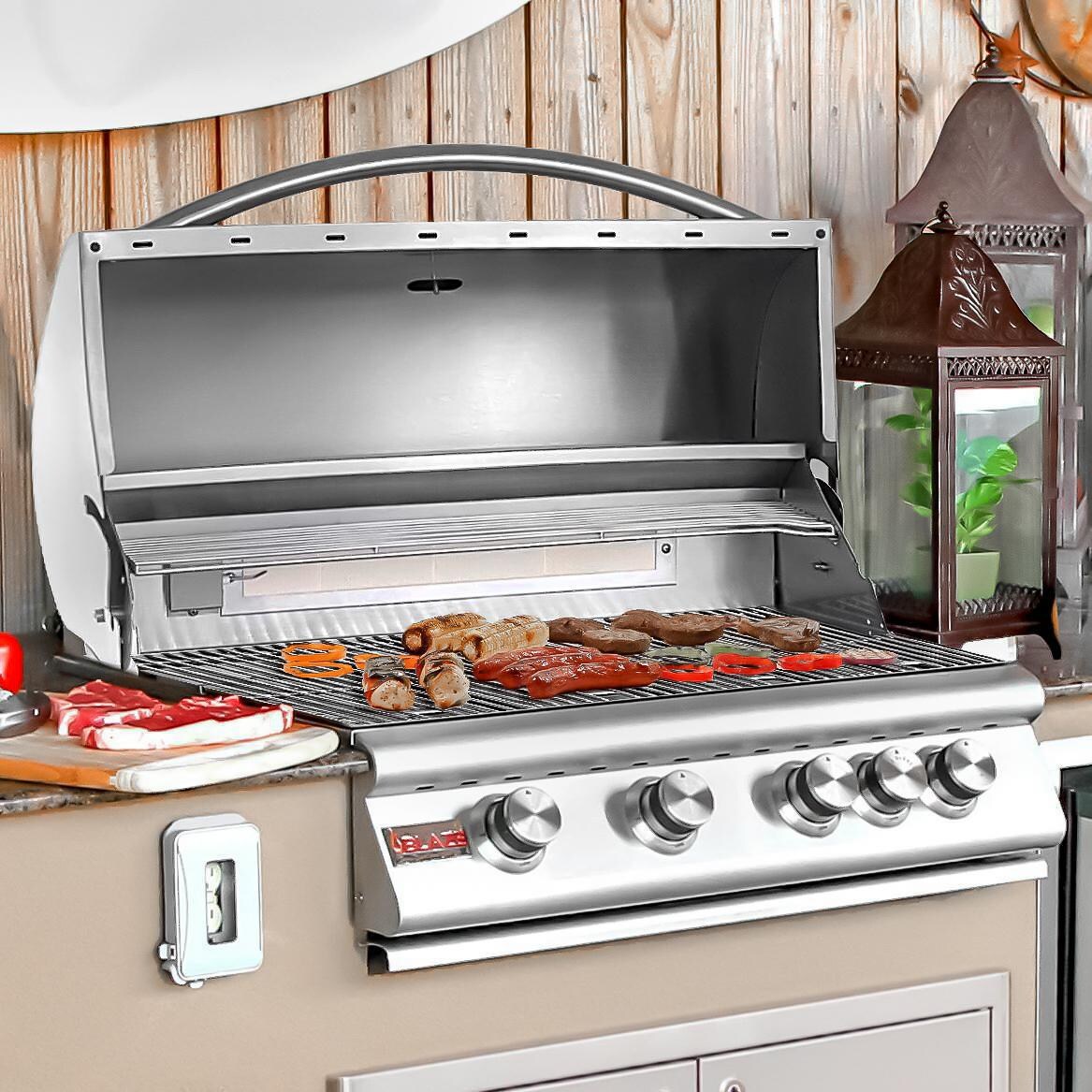 Blaze BLZ4NG 32Inch 4Burner BuiltIn Natural Gas Grill With Rear