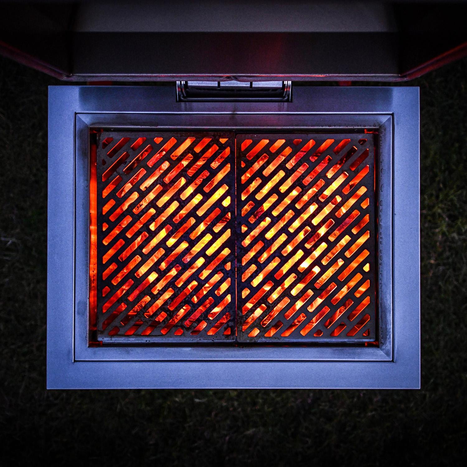 Kalamazoo KSHOK430 Shokunin Kamado Grill - Lit Charcoal thumbnail