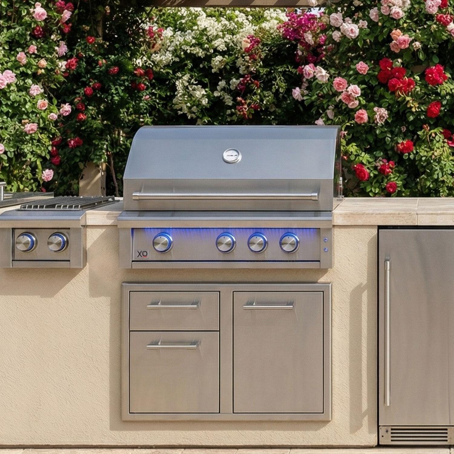 XO Appliance XOGRILL32XLT2L Performance XLT2 32-in 3 Burner Built-In Propane Grill - Lifestyle thumbnail