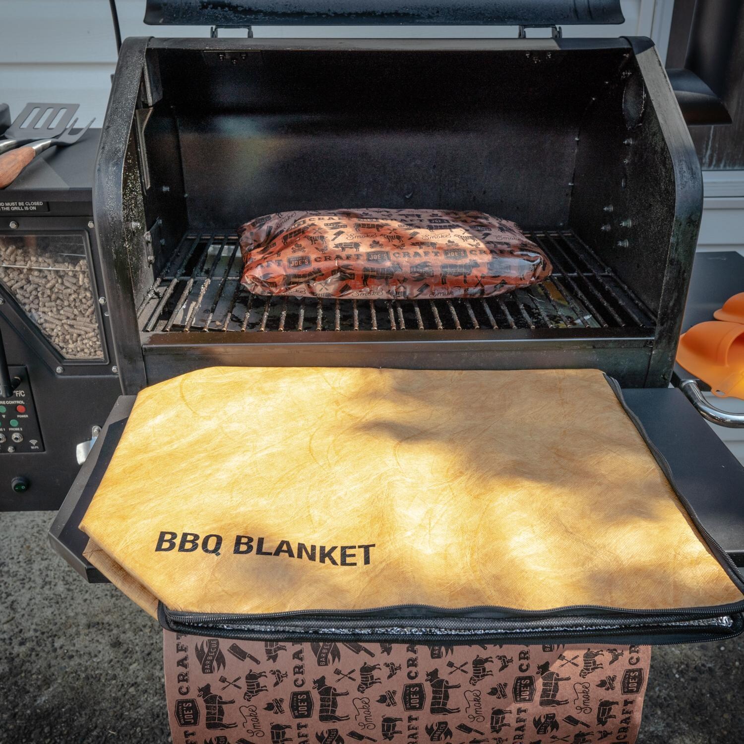 Drip EZ BLNKT-1 BBQ Blanket - Lifestyle thumbnail