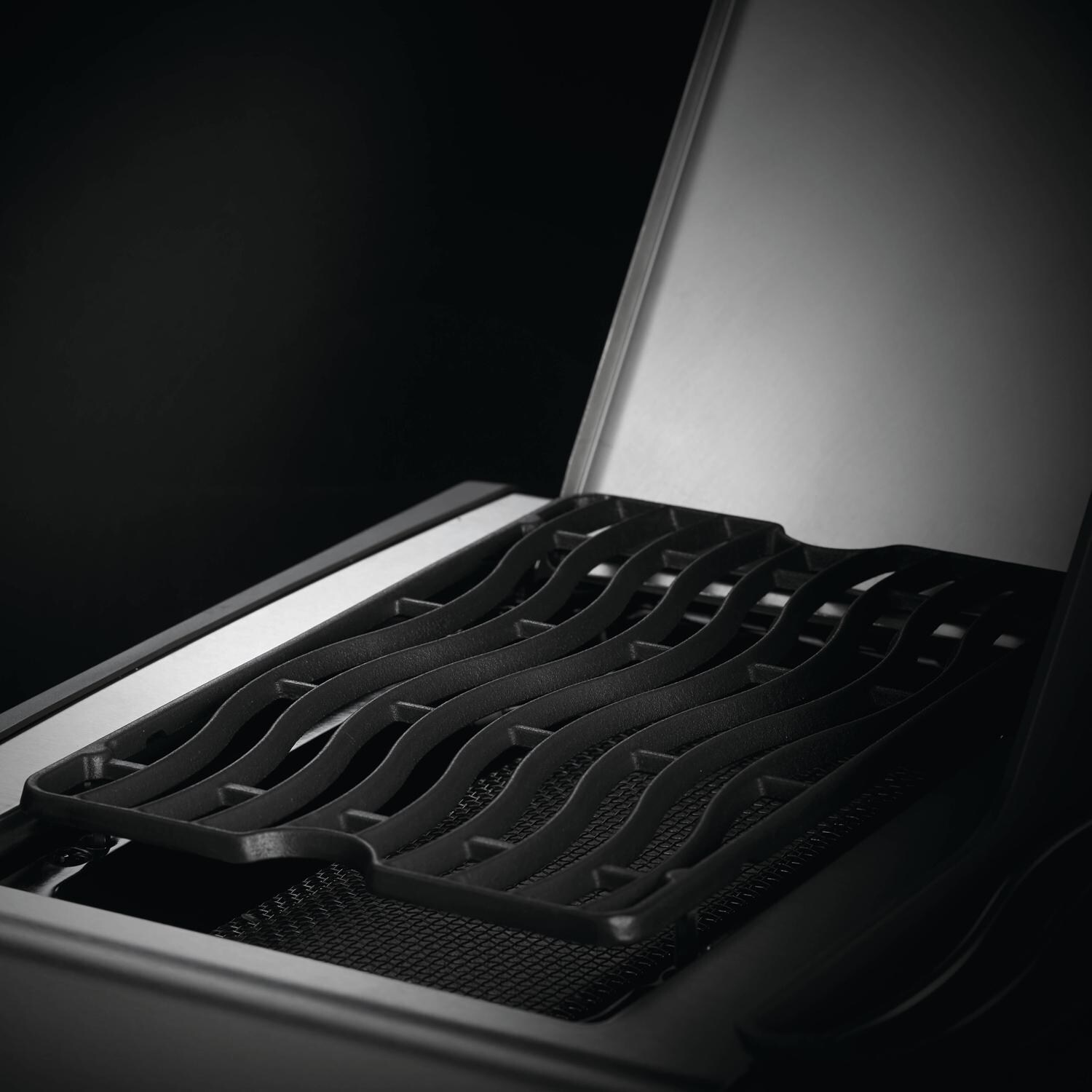 Napoleon RSE525RSIBNSS-1 Rogue SE 525 RSIB Natural Gas Grill with Infrared Rear Burner and Infrared Side Burner - Stainless Steel - Large Infrared Sizzle Zone Side Burner thumbnail