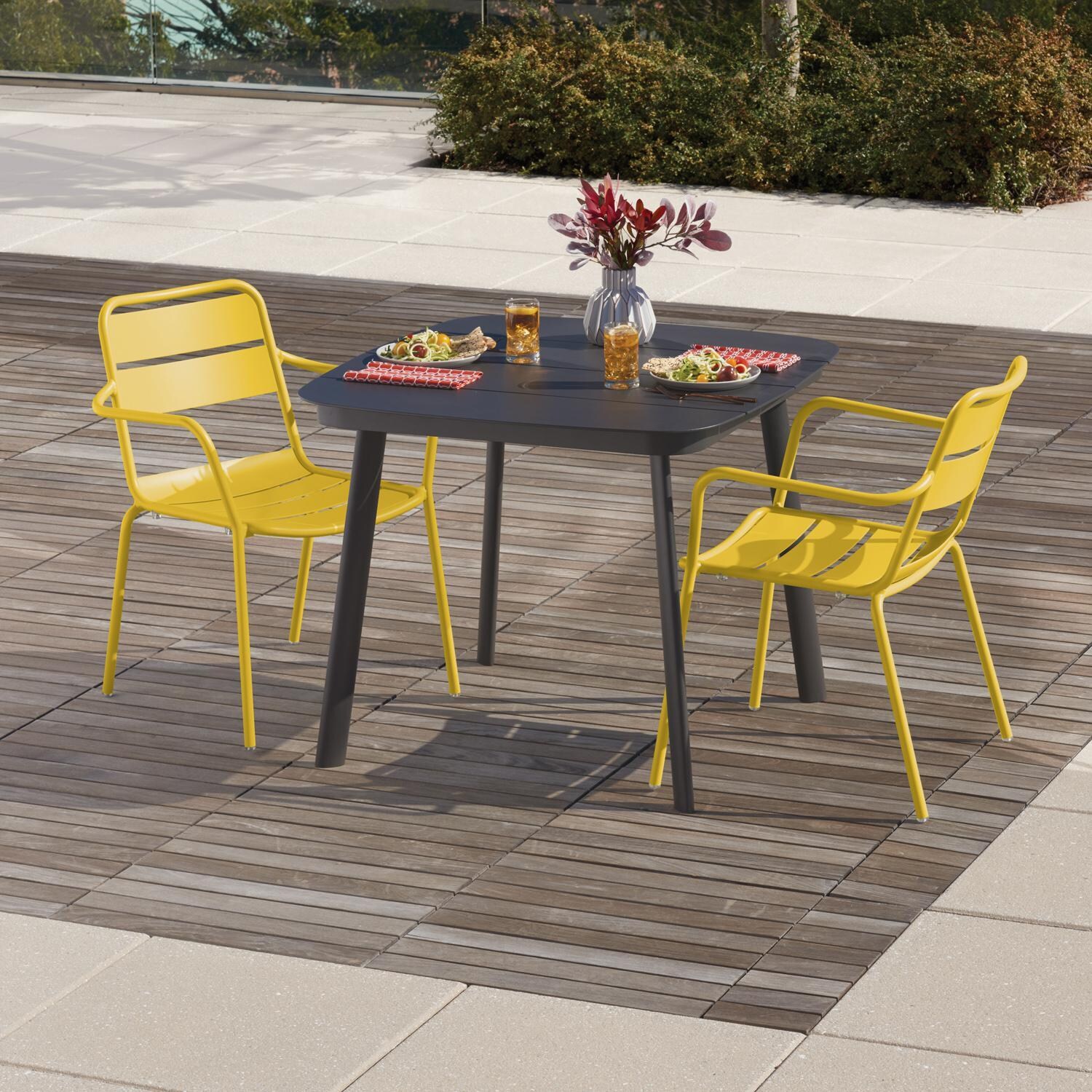 Oxford Garden Kapri 4 Pc Aluminum Dining Arm Chair in Saffron - Patio - Lifestyle thumbnail