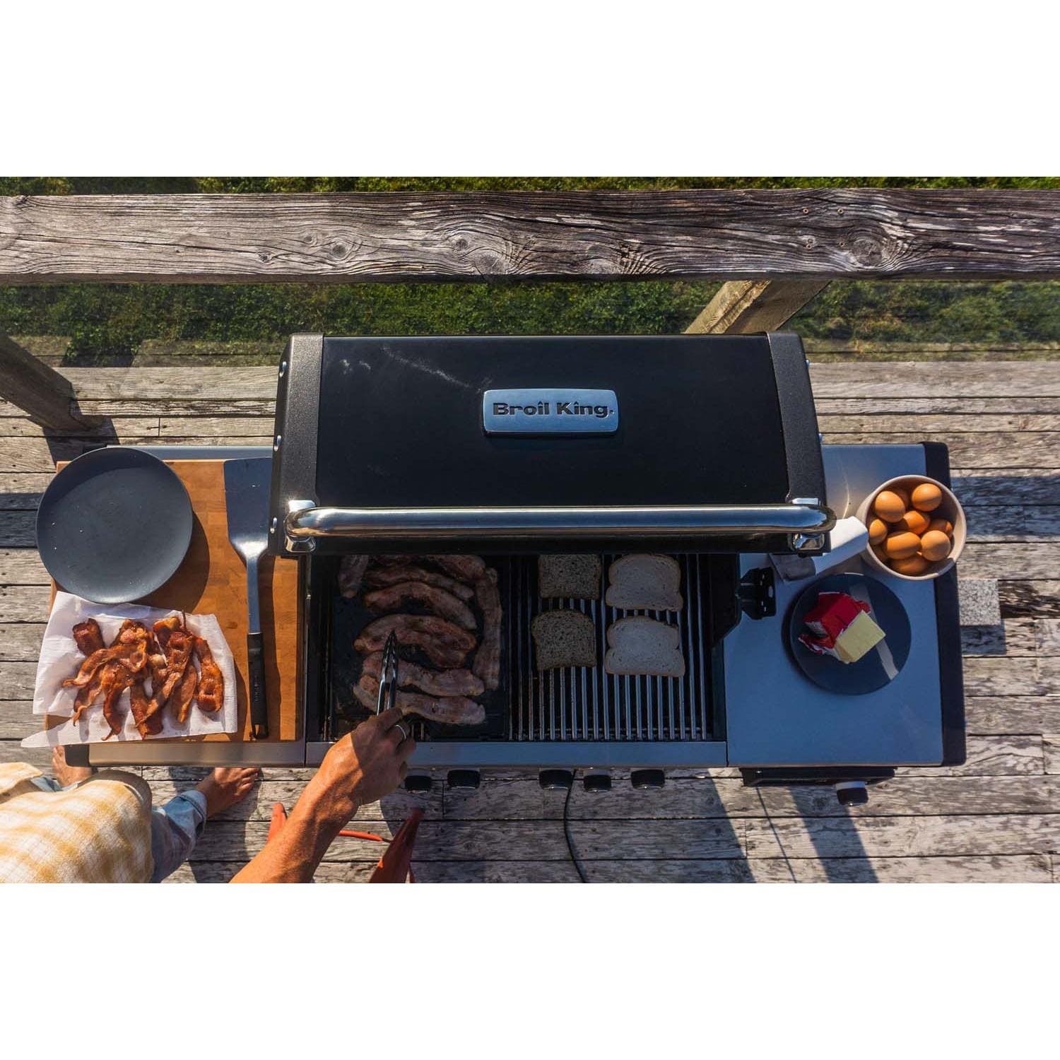 Broil King 687247 Regal Q 490 Pro IR Natural Gas Grill - Grilling - Lifestyle thumbnail