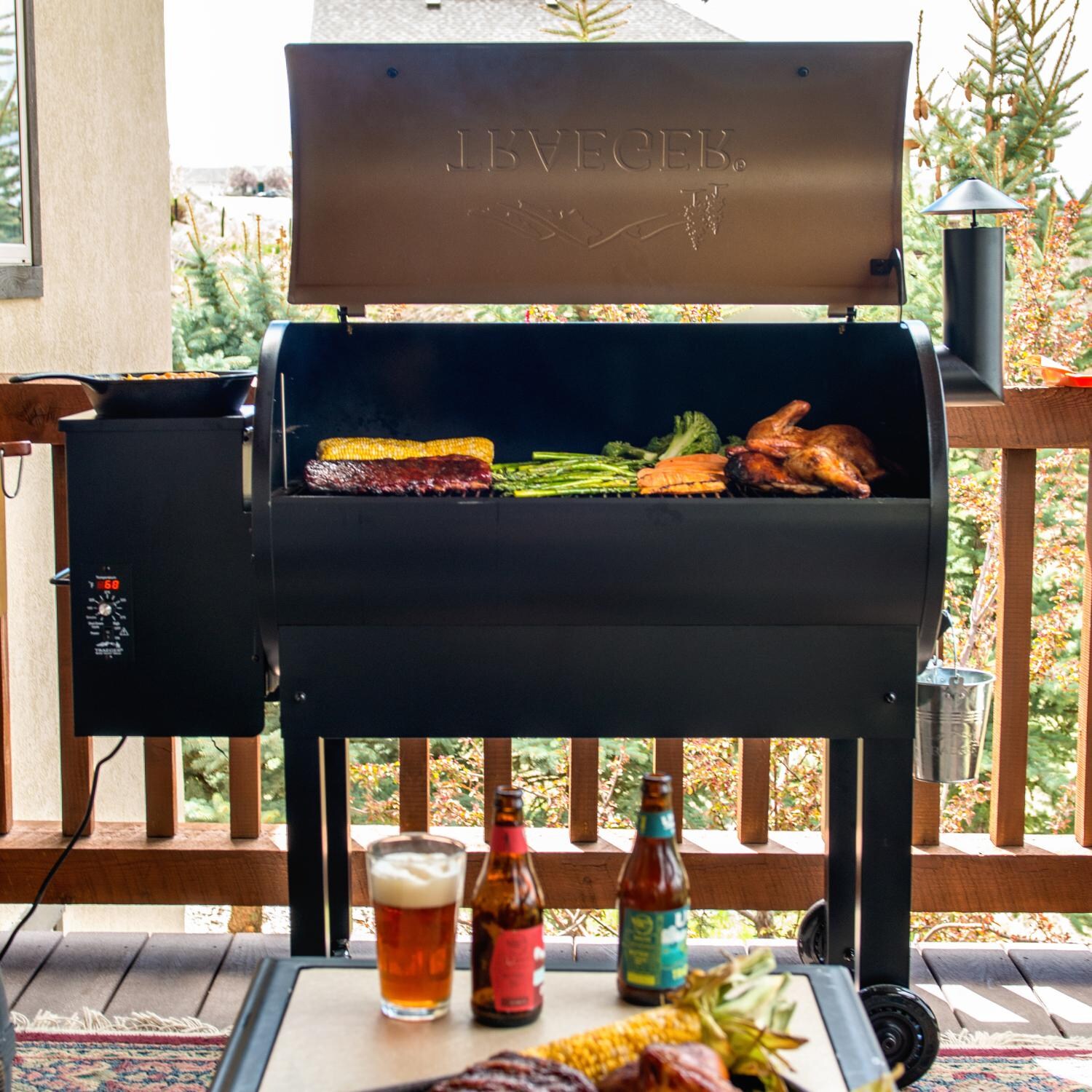 Traeger Texas Elite 34 Pellet Grill On Cart thumbnail
