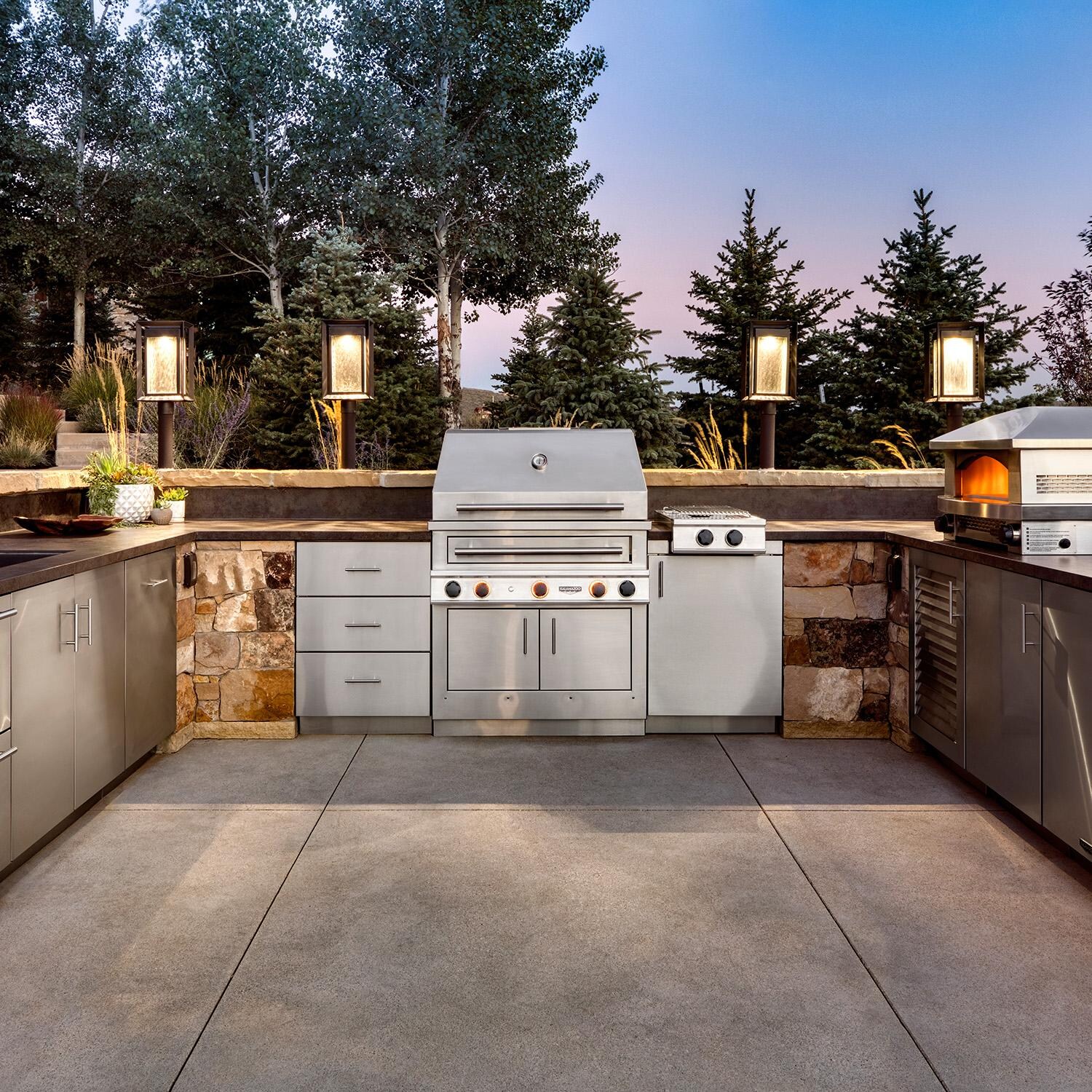 Kalamazoo K-CKTPD Built-In Double Cooktop - Natural Gas - Shown in Outdoor Kitchen