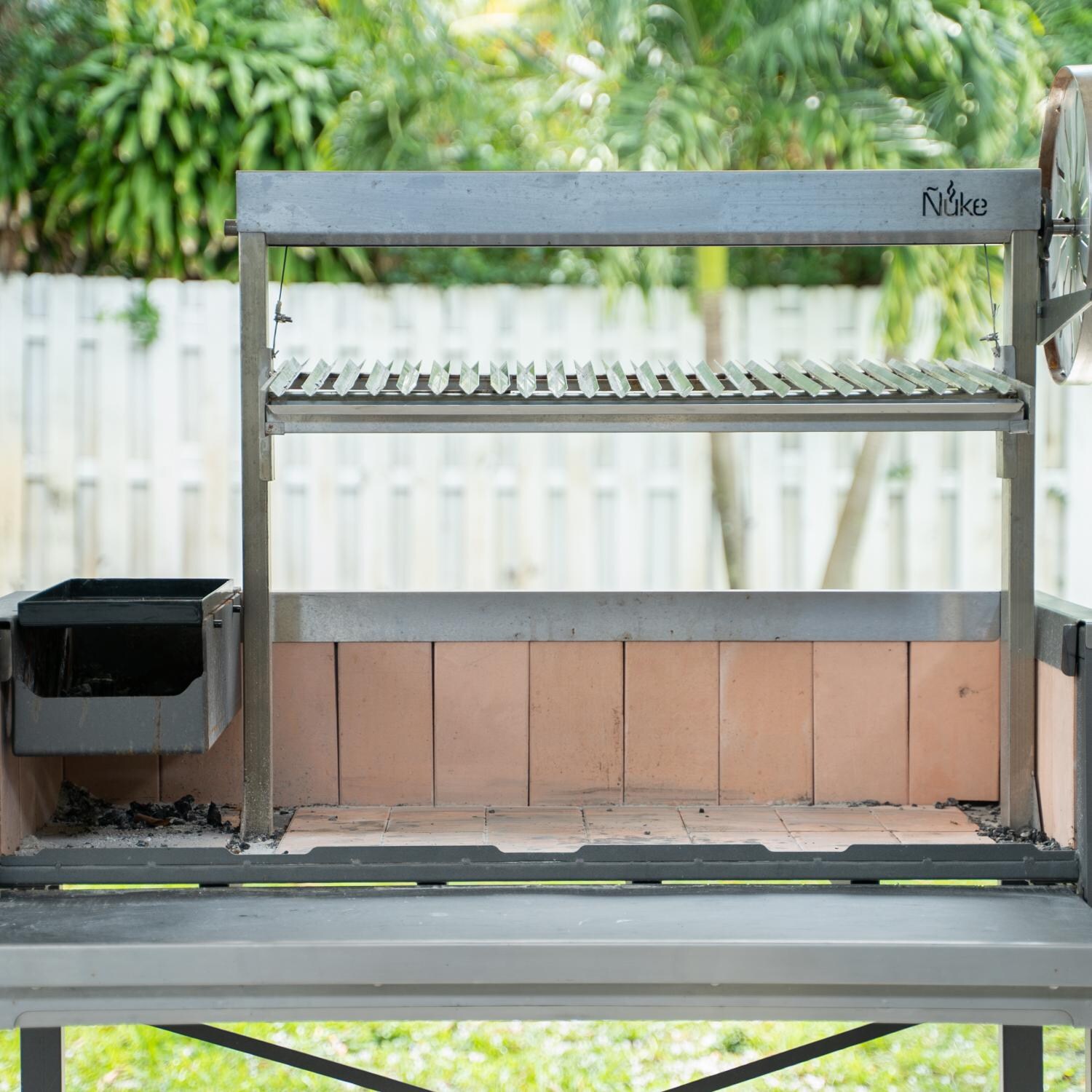 Nuke PUMA Puma Charcoal Santa Maria-Style Grill - Firebox Closeup thumbnail