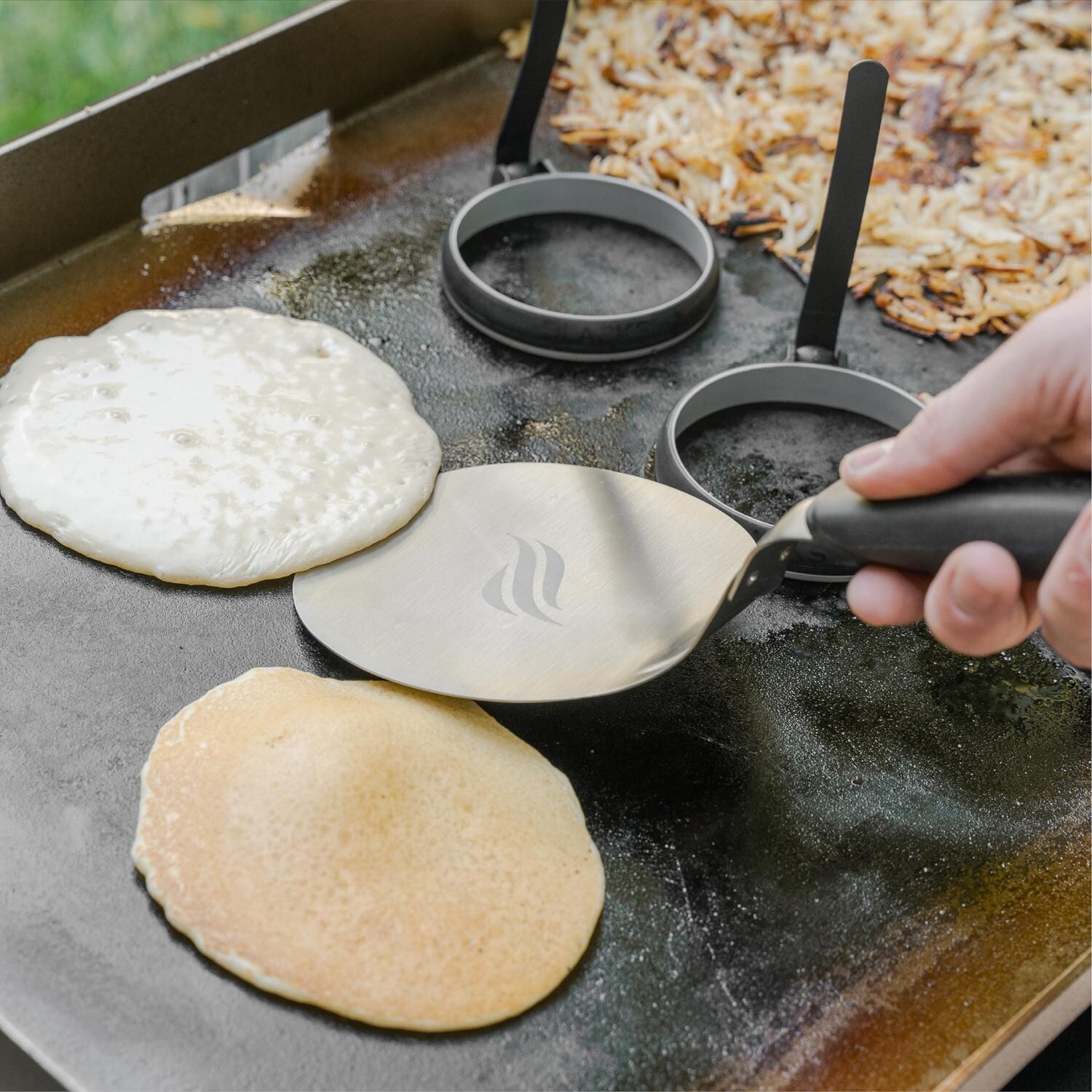 Blackstone 5461 4 Pc Breakfast Kit - Round Spatula - Lifestyle thumbnail