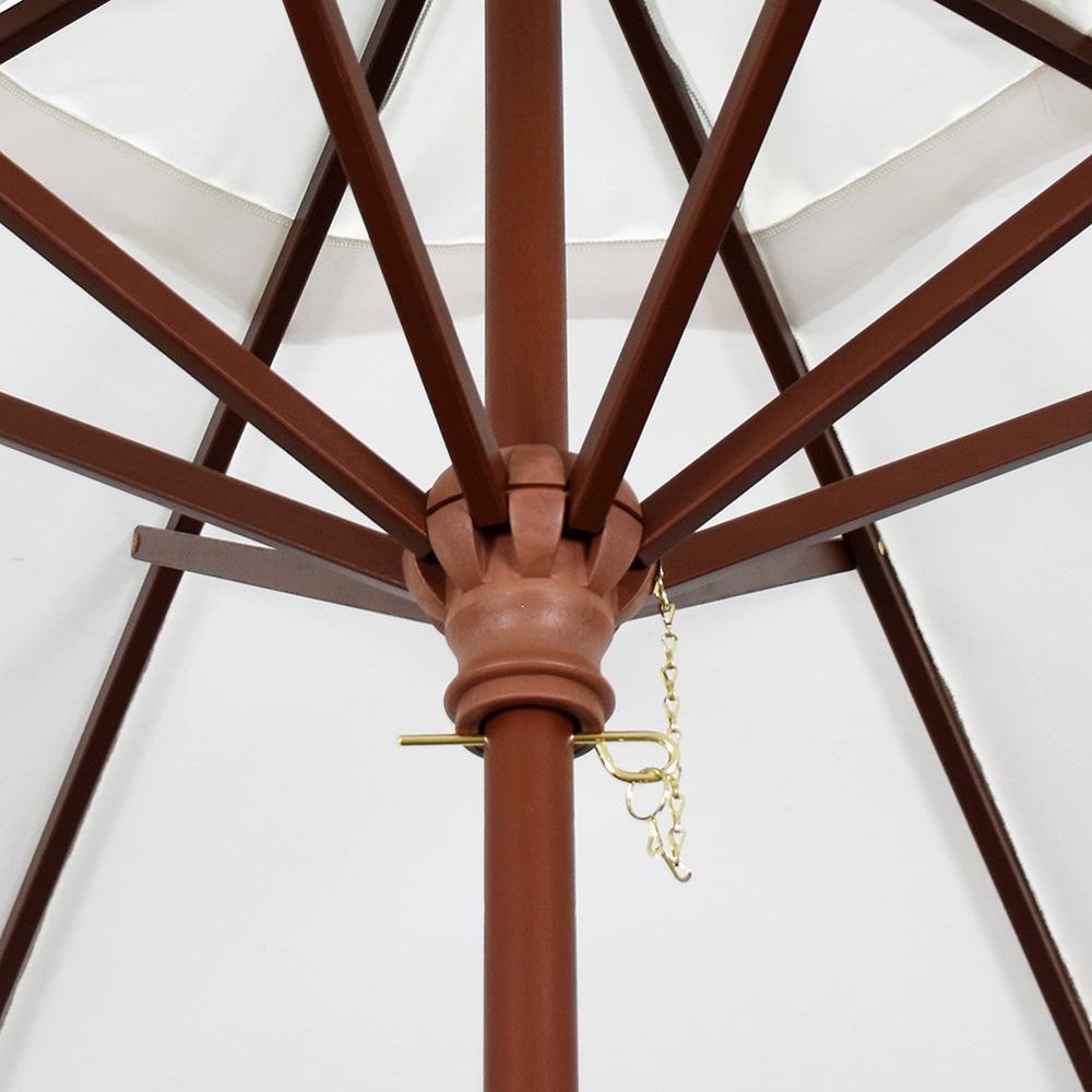 California Umbrella Grove Series 9 Ft Octagonal Hardwood Patio Umbrella W/ Push Lift - Hub Detail