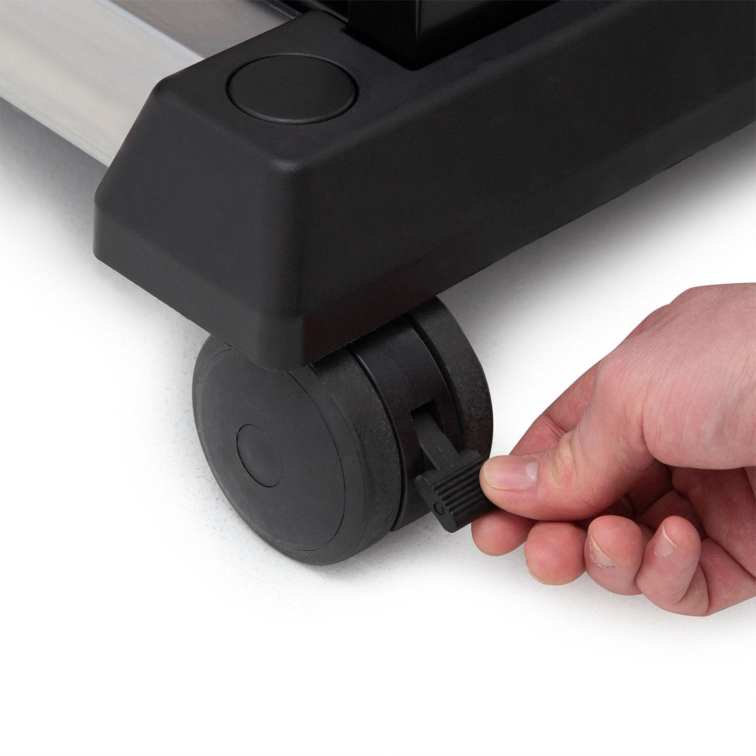 Broil King 875227 24 Inch Baron 440 PRO Natural Gas Grill - Push Down to Lock - Detail thumbnail