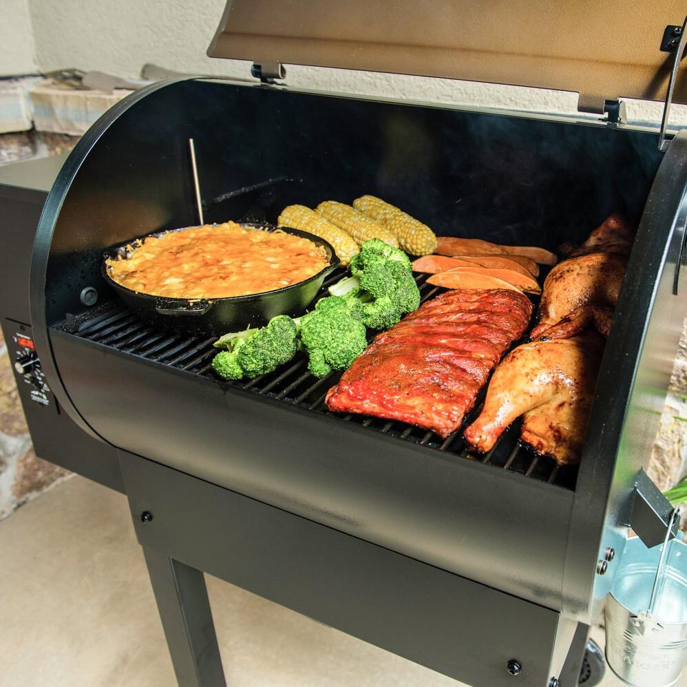 Traeger Lil Tex Elite 22 Pellet Grill On Cart thumbnail