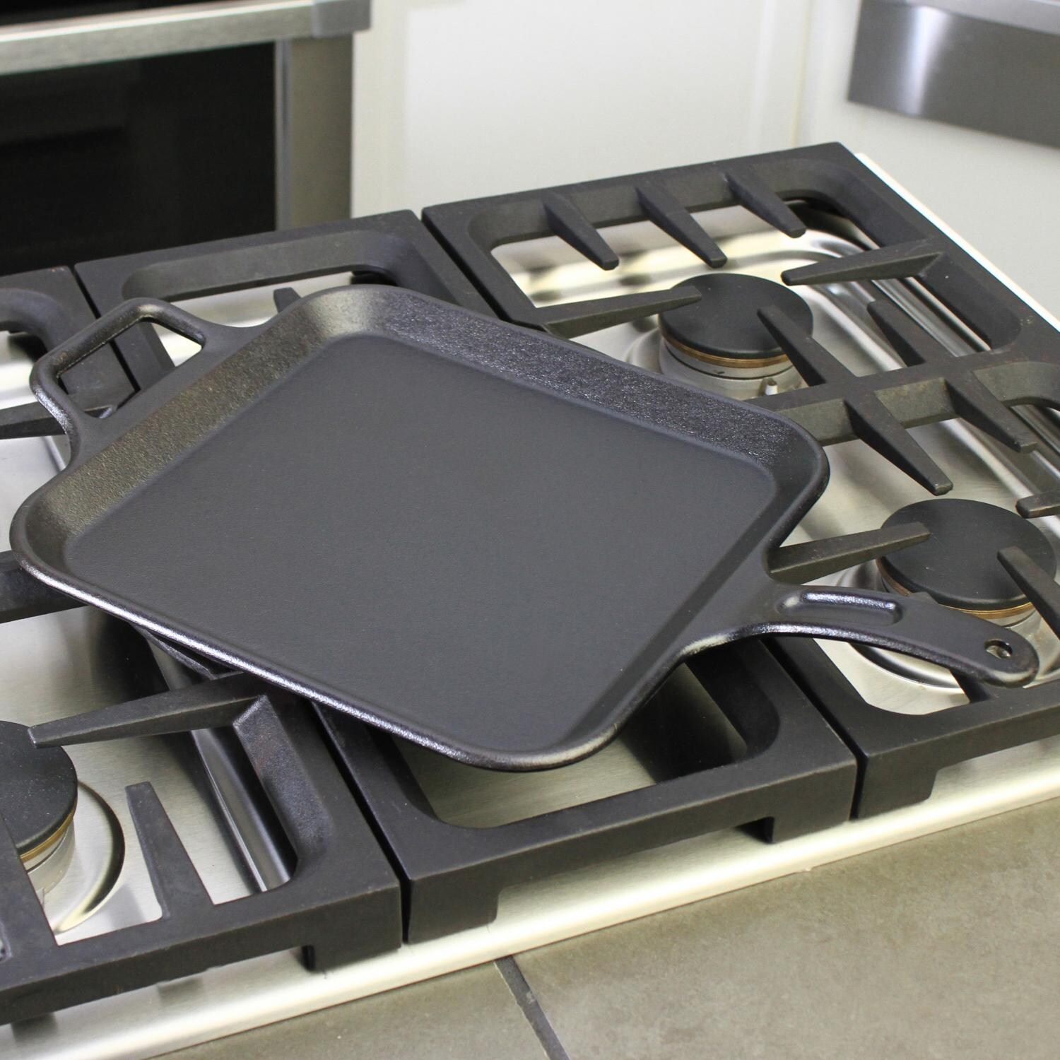 Lodge Skillets Pro Logic 12 Inch Cast Iron Skillet In Use