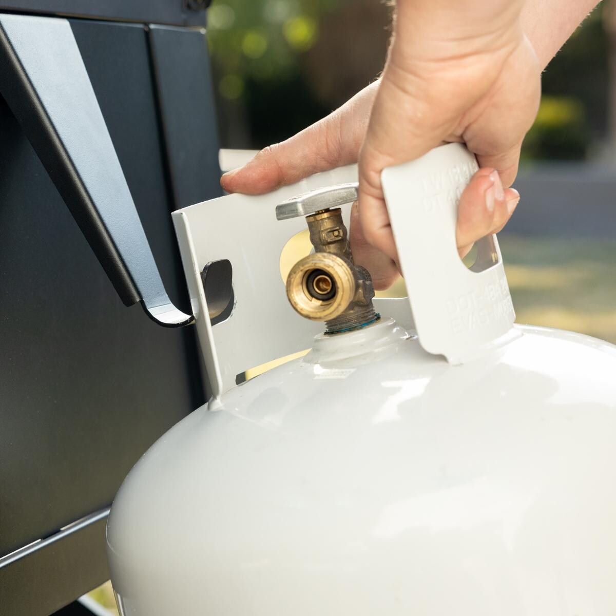 Camp Chef FTG36 36 Inch Gridiron Griddle - Tank Holder - Detail thumbnail