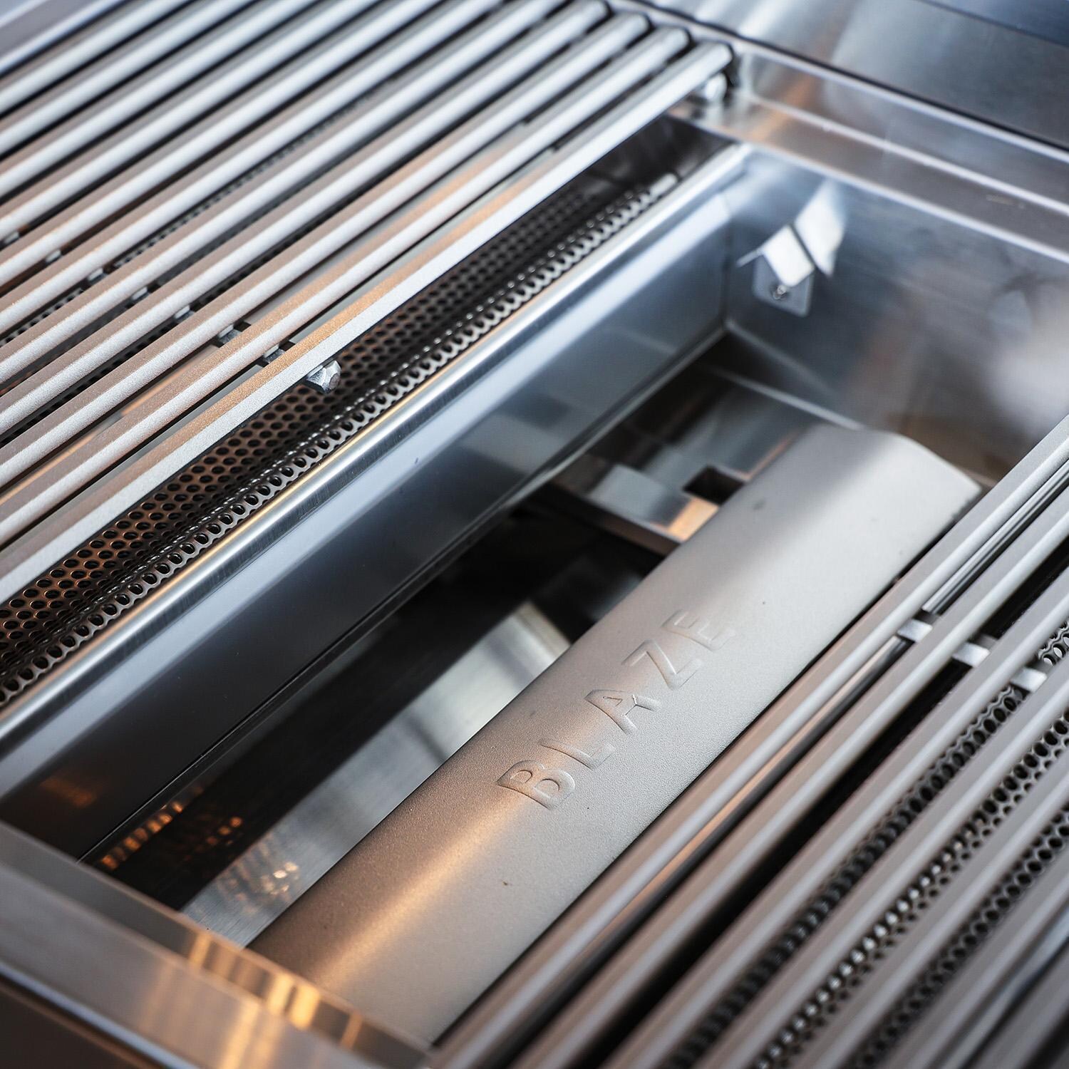Blaze BLZ-5LTEPRO-NG Natural Gas Grill - Heat Zone Separator & Cast Stainless Steel Burner - Detail thumbnail