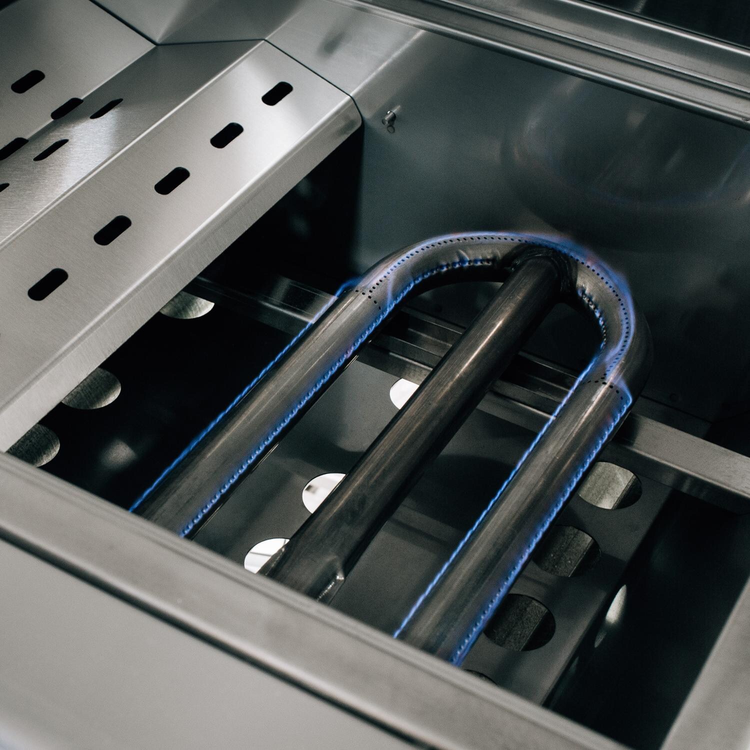 Summerset SBG30-LP Builder 30-Inch 2-Burner Propane Grill - Burners Lit thumbnail